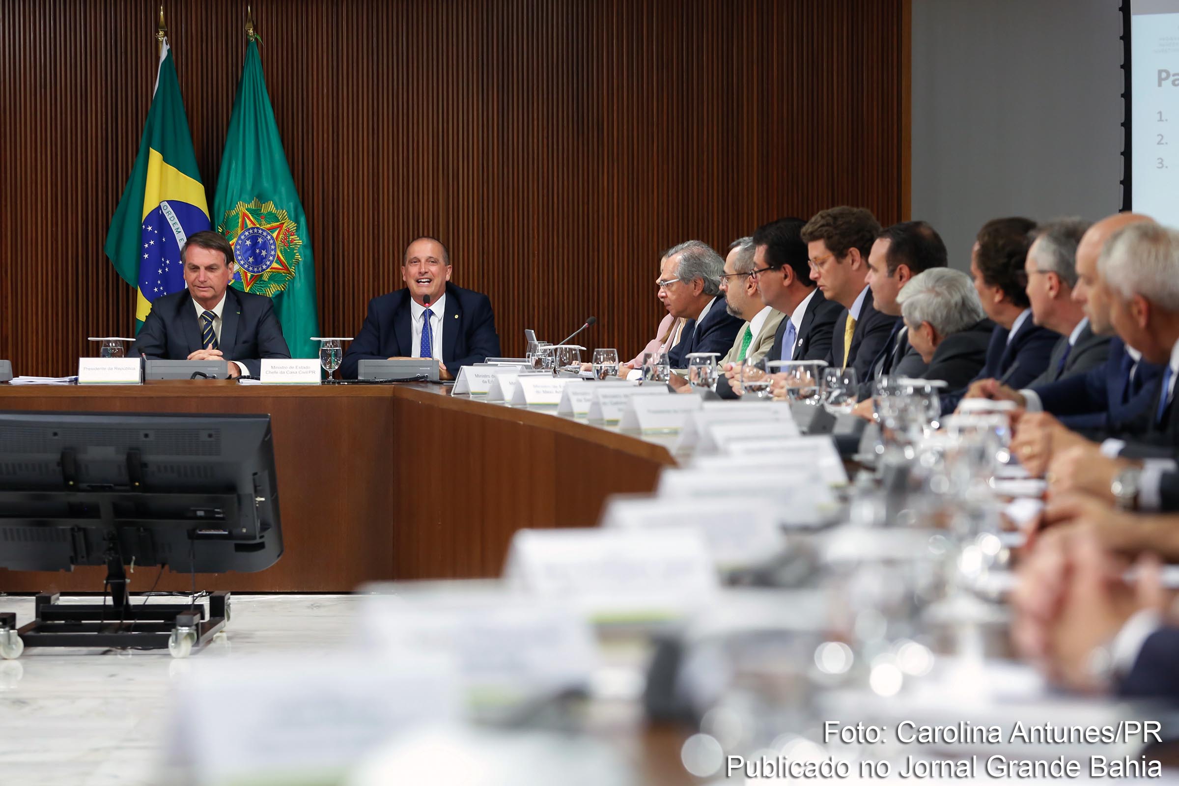 Presidente Jair Bolsonaro lança partido de extrema-direita.