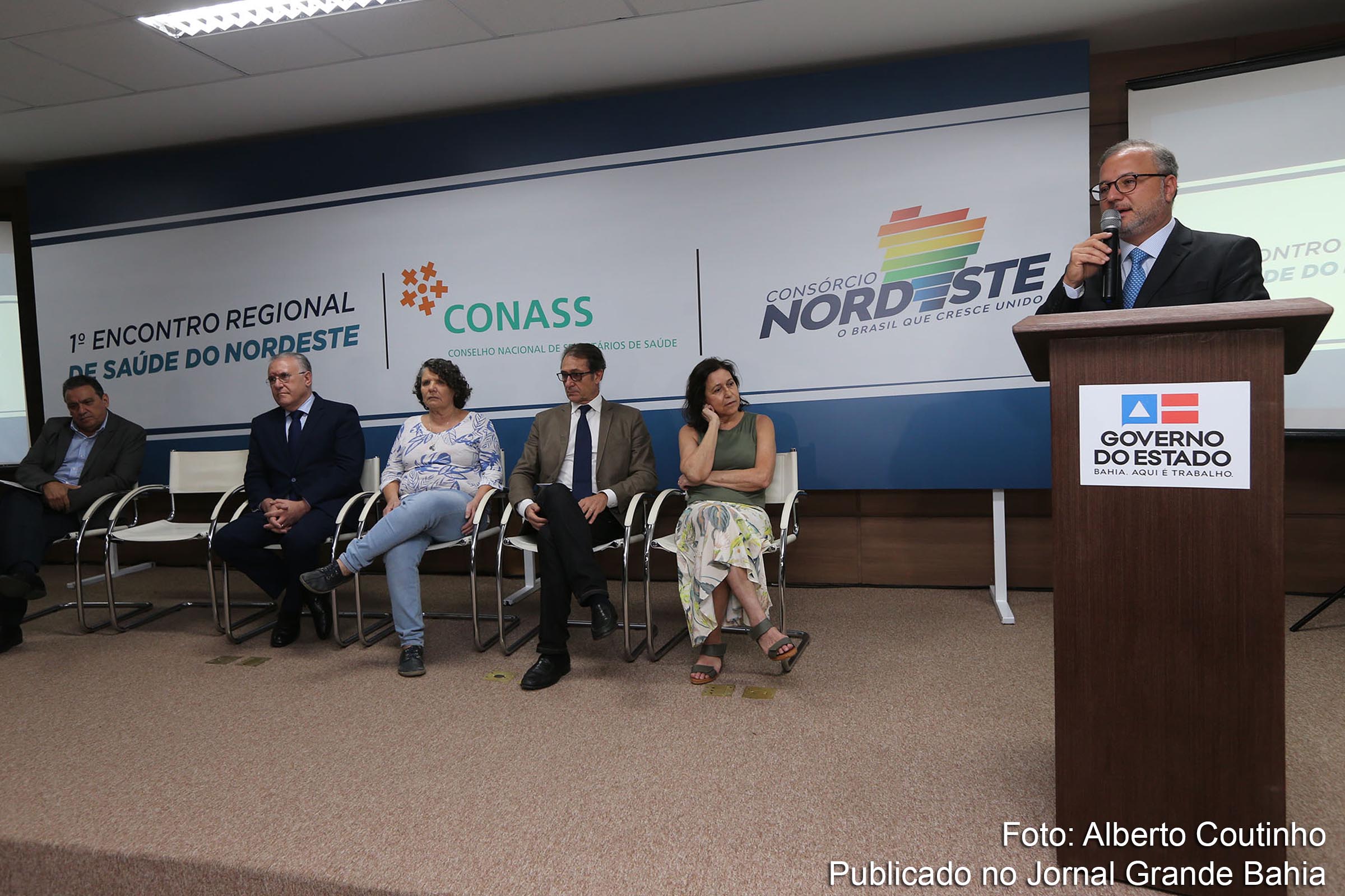 Secretário estadual Fábio Vilas-Boas Pinto discursa durante I Encontro Regional de Saúde Nordeste.