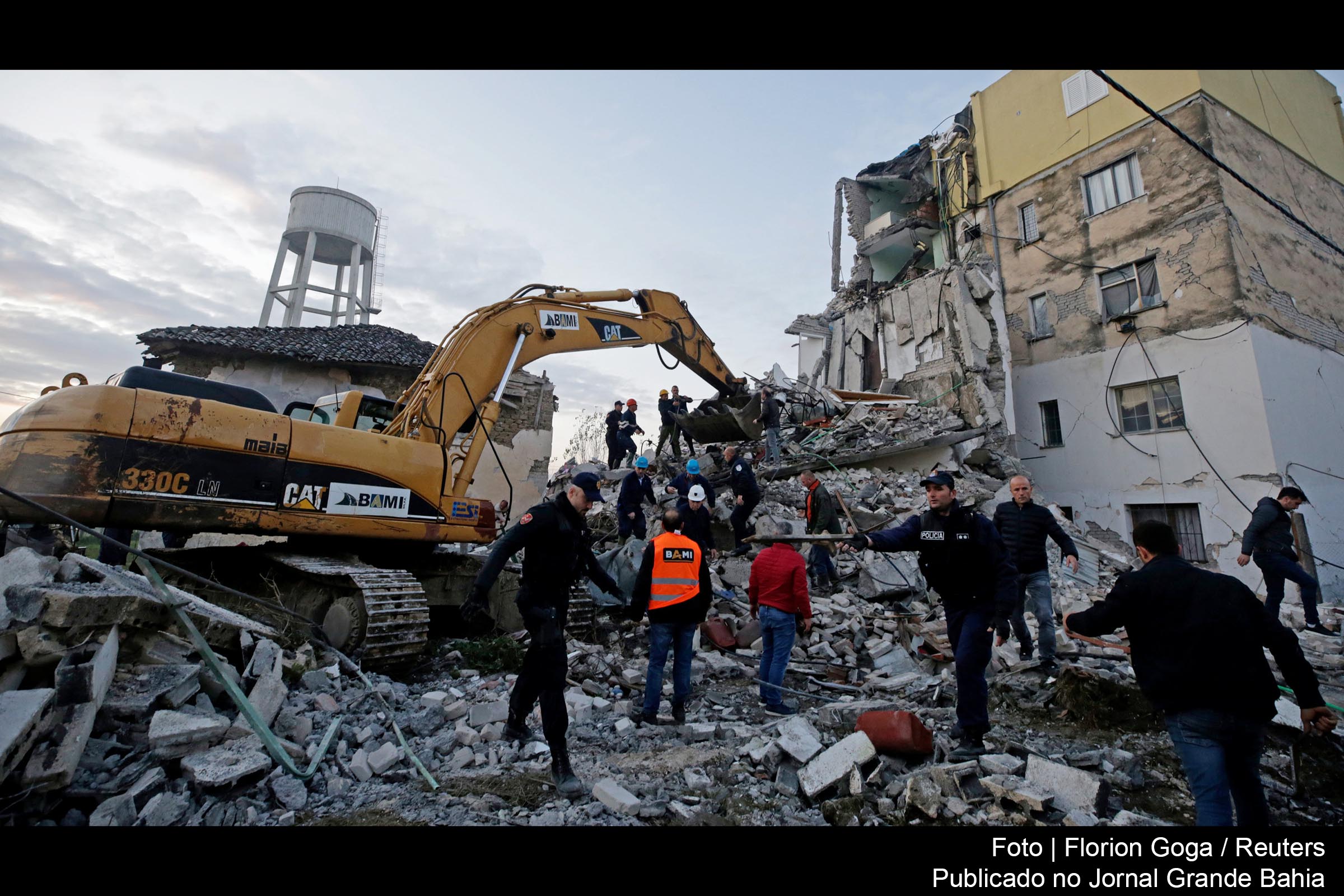 Um terremoto de 6,2 graus atingiu a Albânia na madrugada da próximo à cidade de Durrës, que fica na zona costeira do Mar Adriático.
