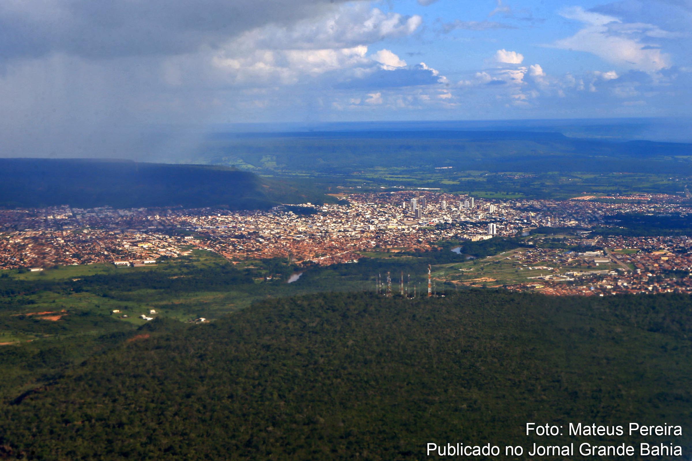 Vista aérea da sede do Município de Barreiras.