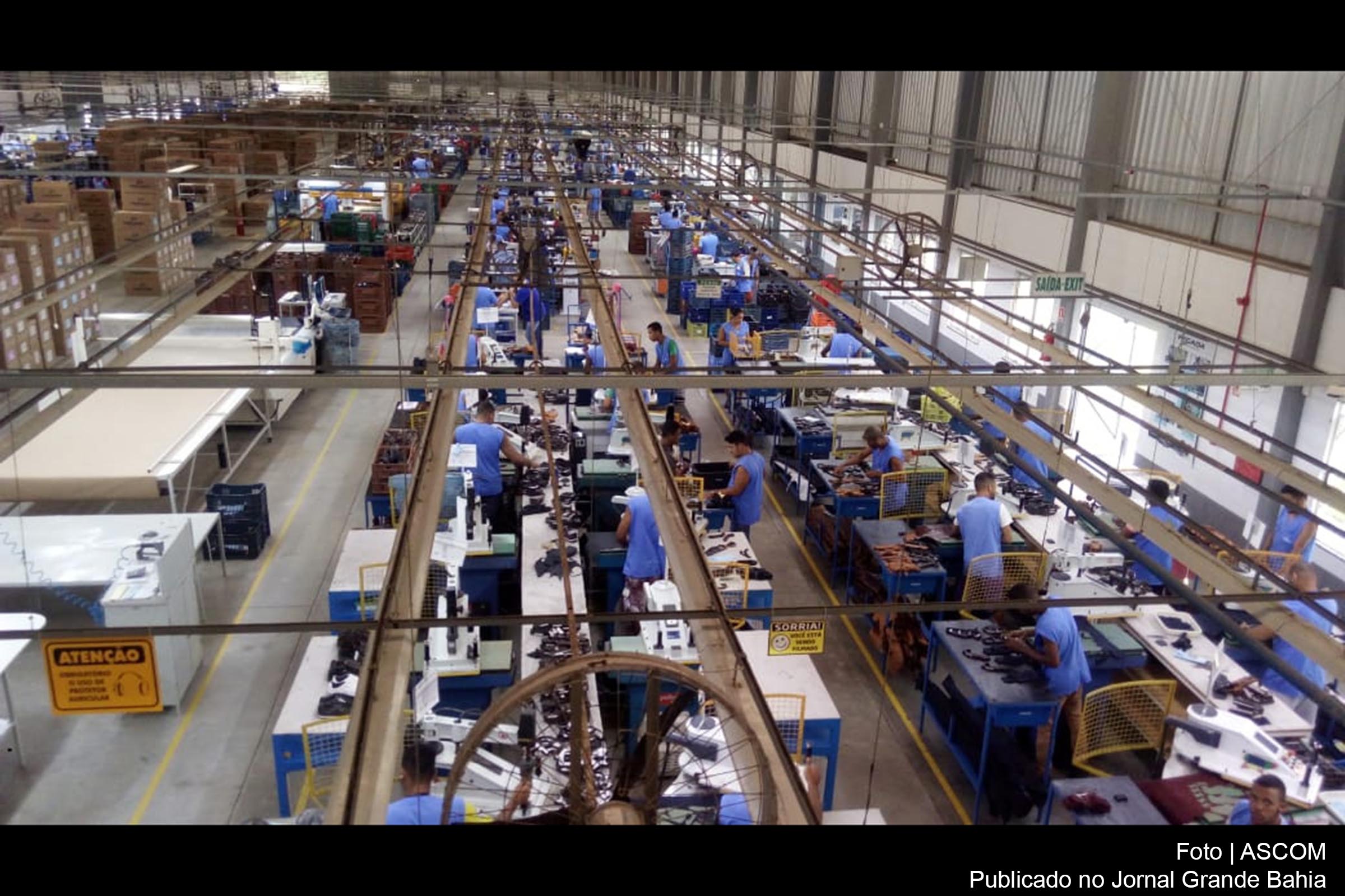 Vista da unidade de fabricação de calçados da empresa Pegada em Castro Alves. Investimentos de R$ 7 milhões no setor de calçados são fruto de protocolos de intenções assinados com a SDE da Bahia.