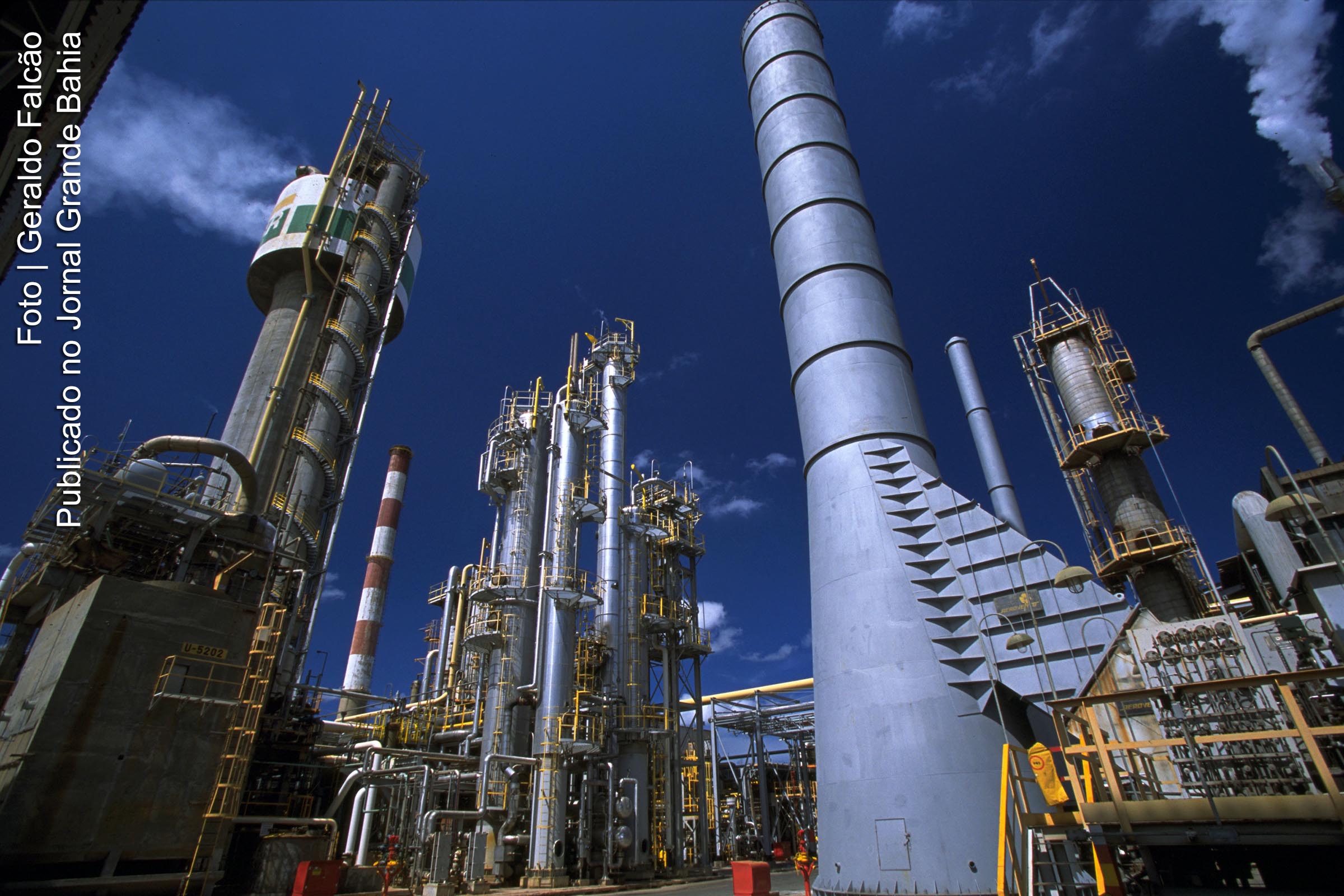 Vista das instalações industriais da Fábrica de Fertilizantes Nitrogenados da Bahia (FAFEN), em Camaçari.