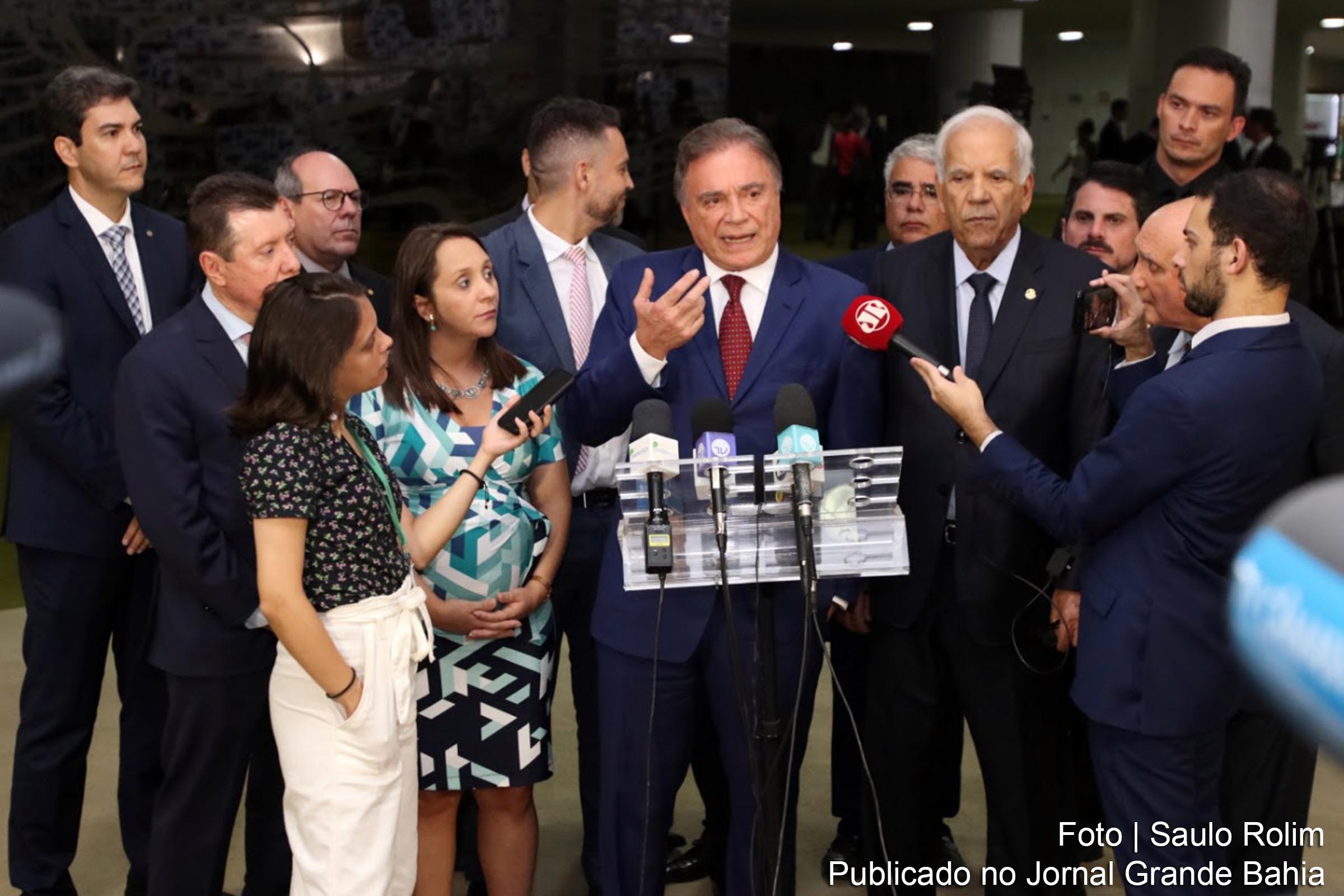 Alvaro Dias (PR), líder do Podemos no Senado, questiona inconstitucionalidade de trechos da Lei de Abuso de Autoridade e flexibilização do ‘fundão eleitoral”.