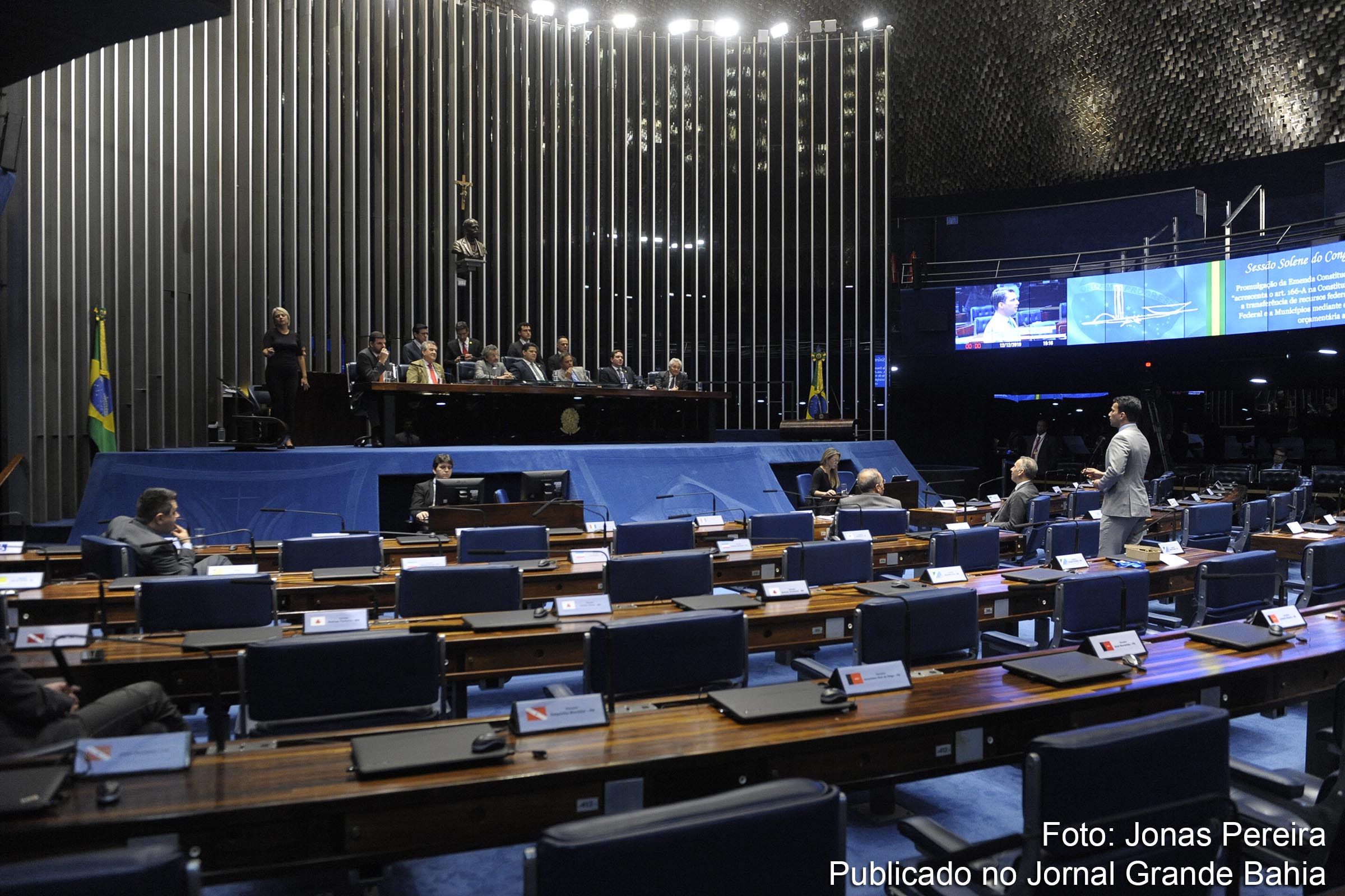 Emenda constitucional foi promulgada em sessão solene no Congresso nesta quinta-feira (12/12/2019) e vai beneficiar estados, municípios e o Distrito Federal.