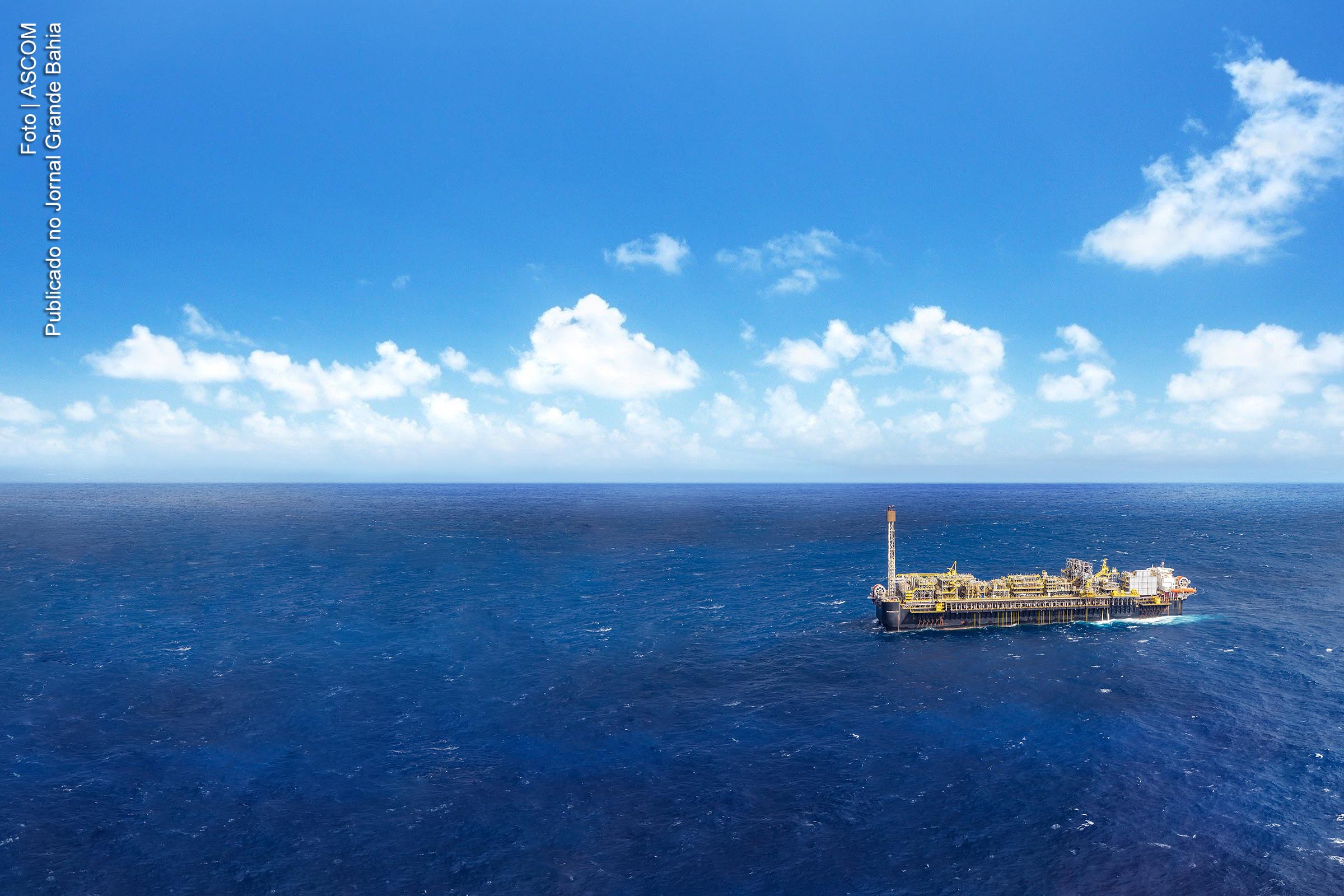 Exploração de petróleo na camada pré-sal realizada pela Petrobras.