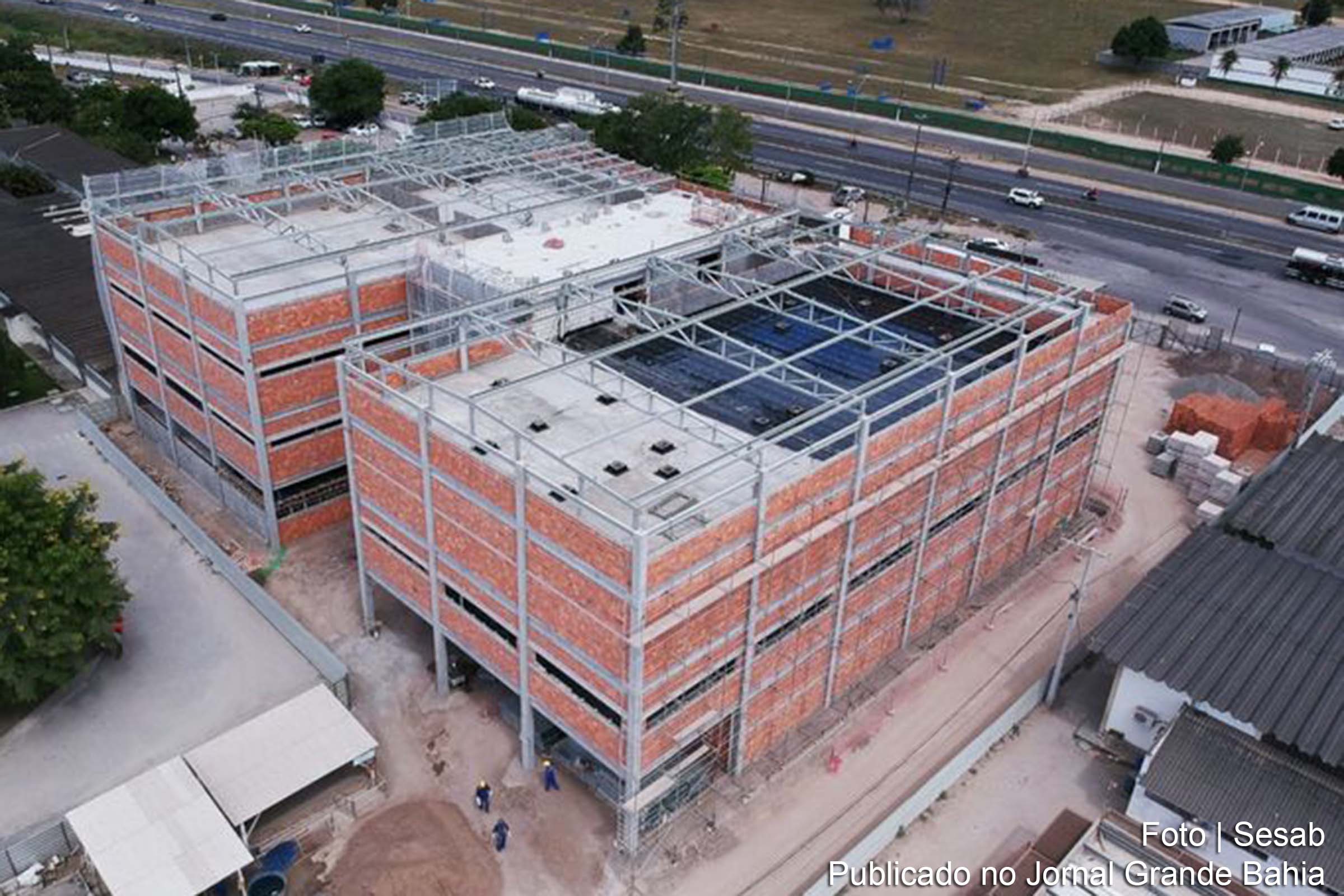 Vista aérea das obras do novo Hospital Clériston Andrade. Unidade regional de saúde fica sediada em Feira de Santana.