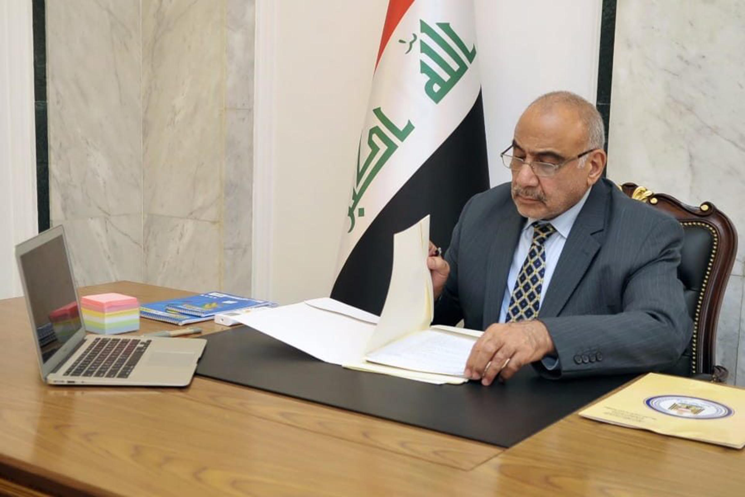 Adil Abdul-Mahdi al-Muntafiki é um político iraquiano que exerce o cargo de primeiro-ministro do Iraque desde outubro de 2018. Abdul-Mahdi é economista e foi um dos vice-presidentes do Iraque de 2005 a 2011. Anteriormente, atuou como ministro das Finanças no governo provisório e ministro do Petróleo de 2014 a 2016.
