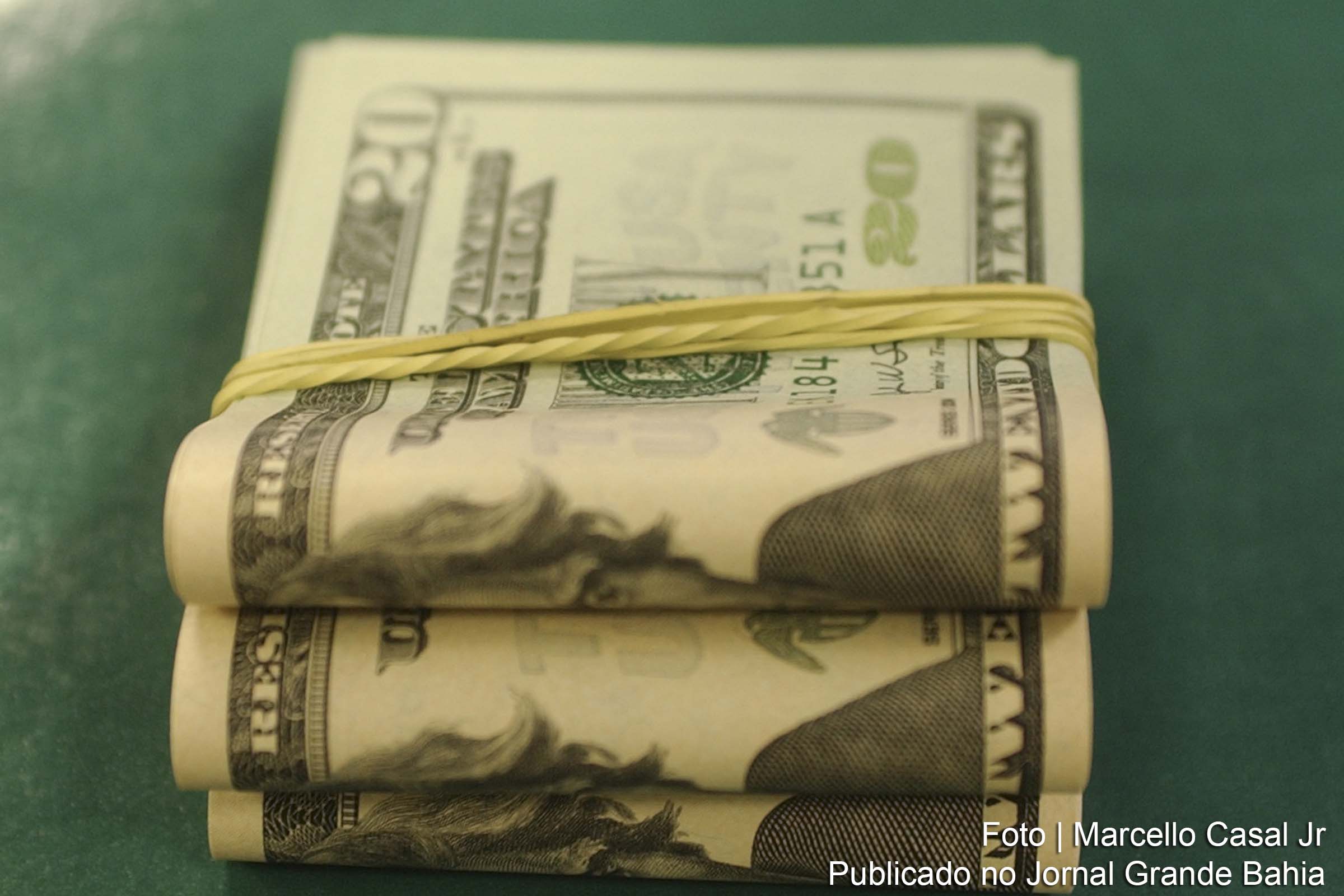 Banco Central revela que US$ 44,7 bilhões saíram do Brasil em 2019.