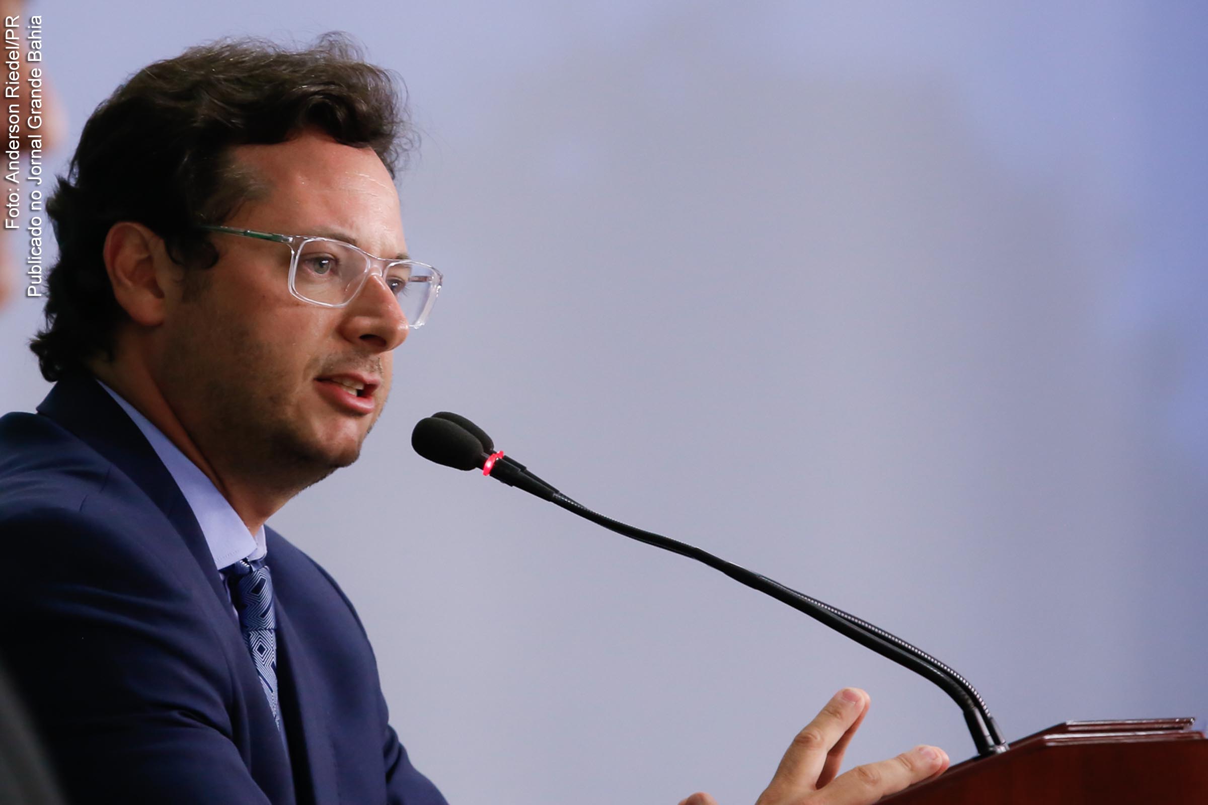 Segundo ação do PSol, sob a gestão de Fabio Wajngarten, a SECOM investiu mais em emissoras que se mostraram favoráveis ao governo do presidente Jair Bolsonaro.