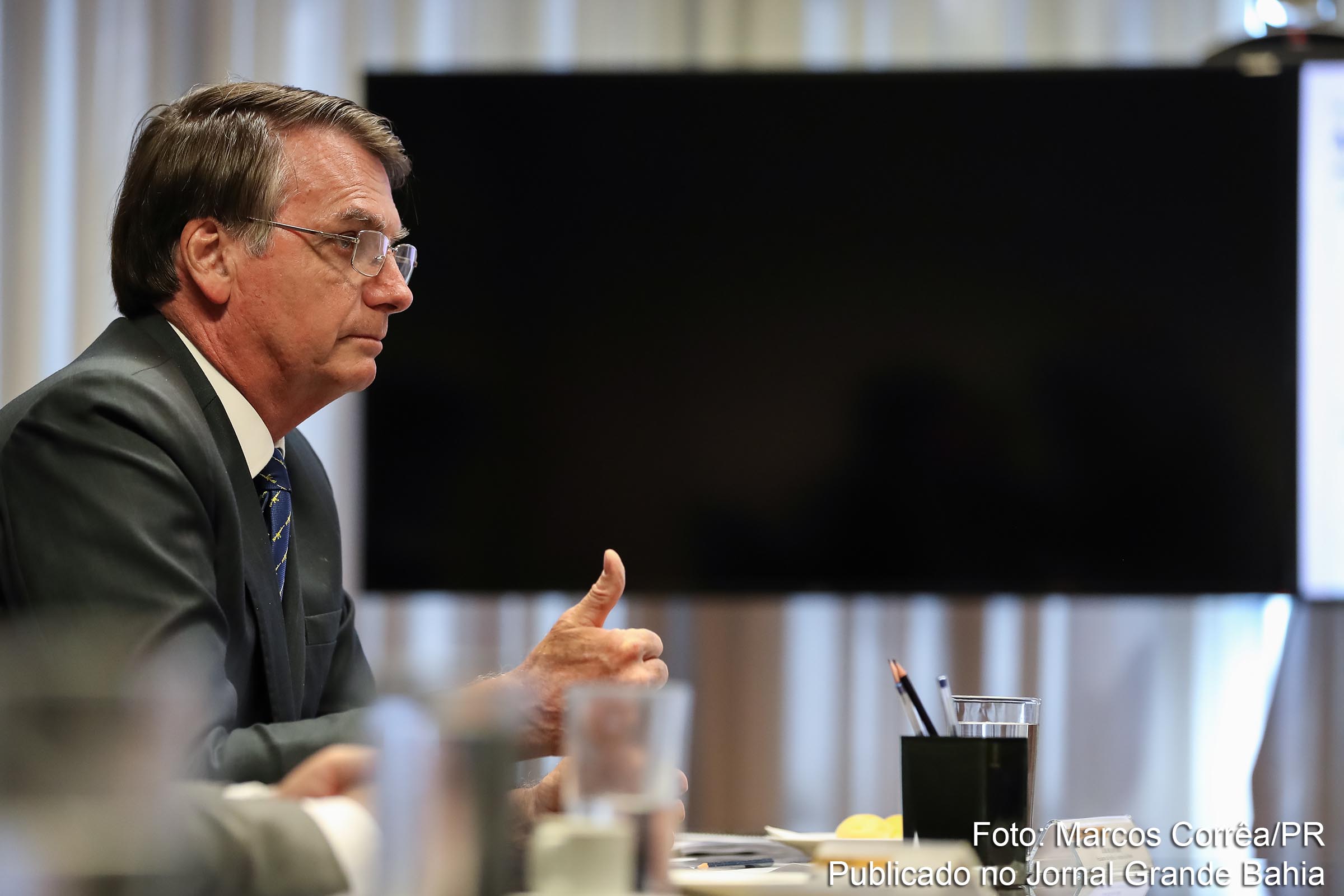 Jair Bolsonaro, extremista de direita e presidente da República. Política de degradação do meio ambiente encontra resistência dos povos tradicionais.