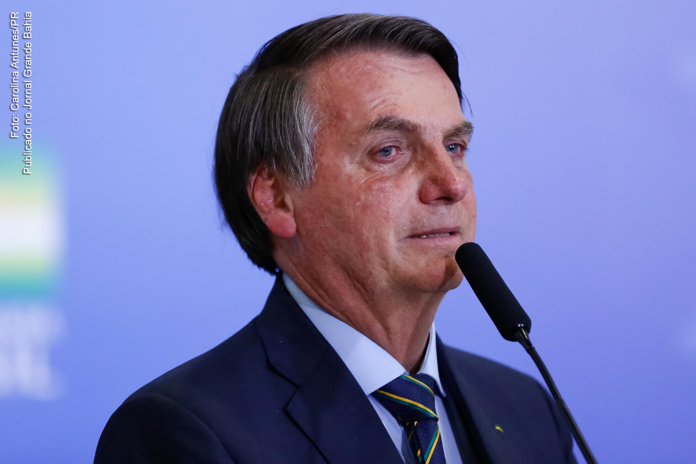 Jair Bolsonaro, presidente da República, adota doutrina totalitária, combinada com liberalismo econômico.