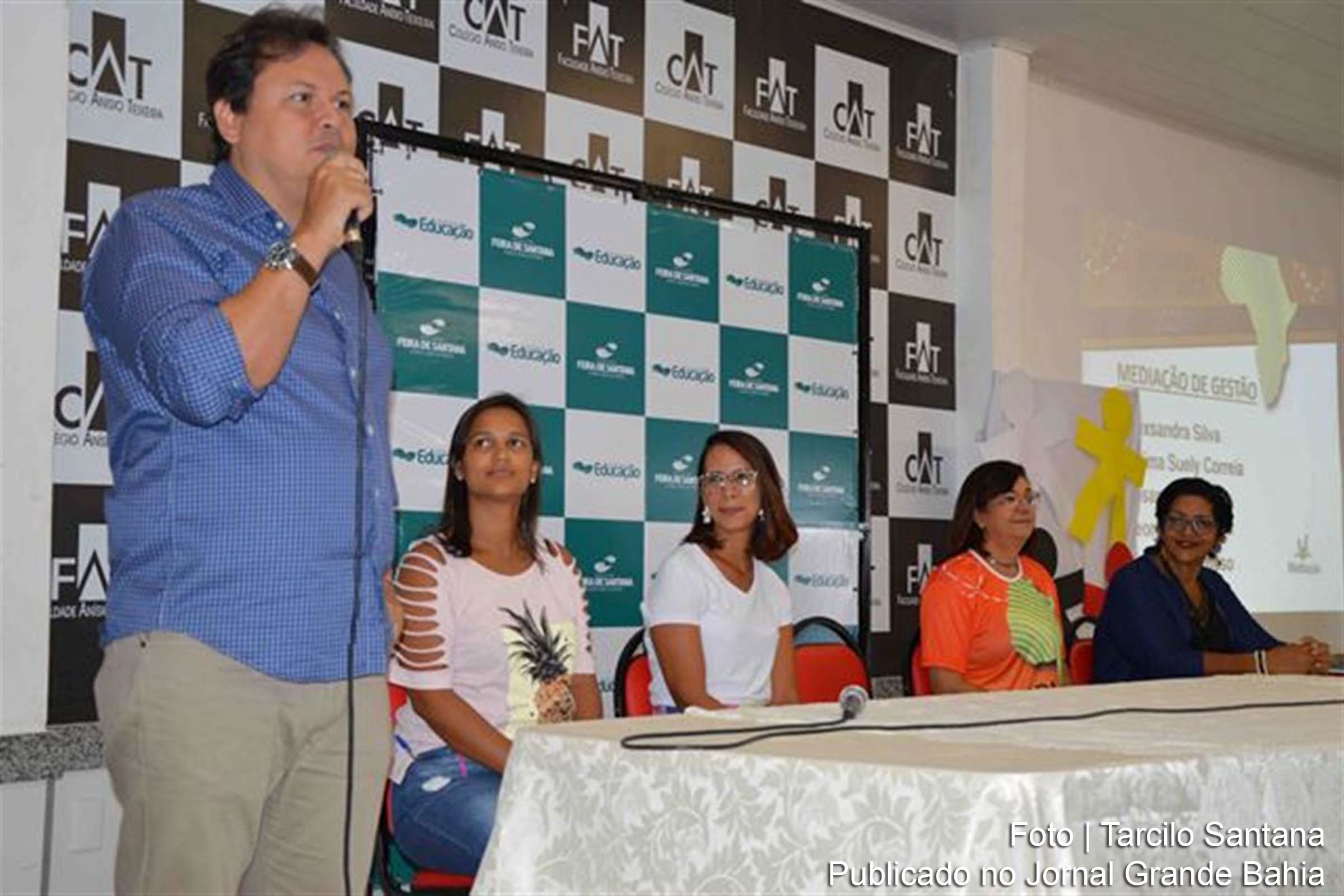 A jornada foi dirigida aos gestores e coordenadores pedagógicos. Uma mesa-redonda sobre a temática “Escola, etnia e direitos humanos” abriu o evento.