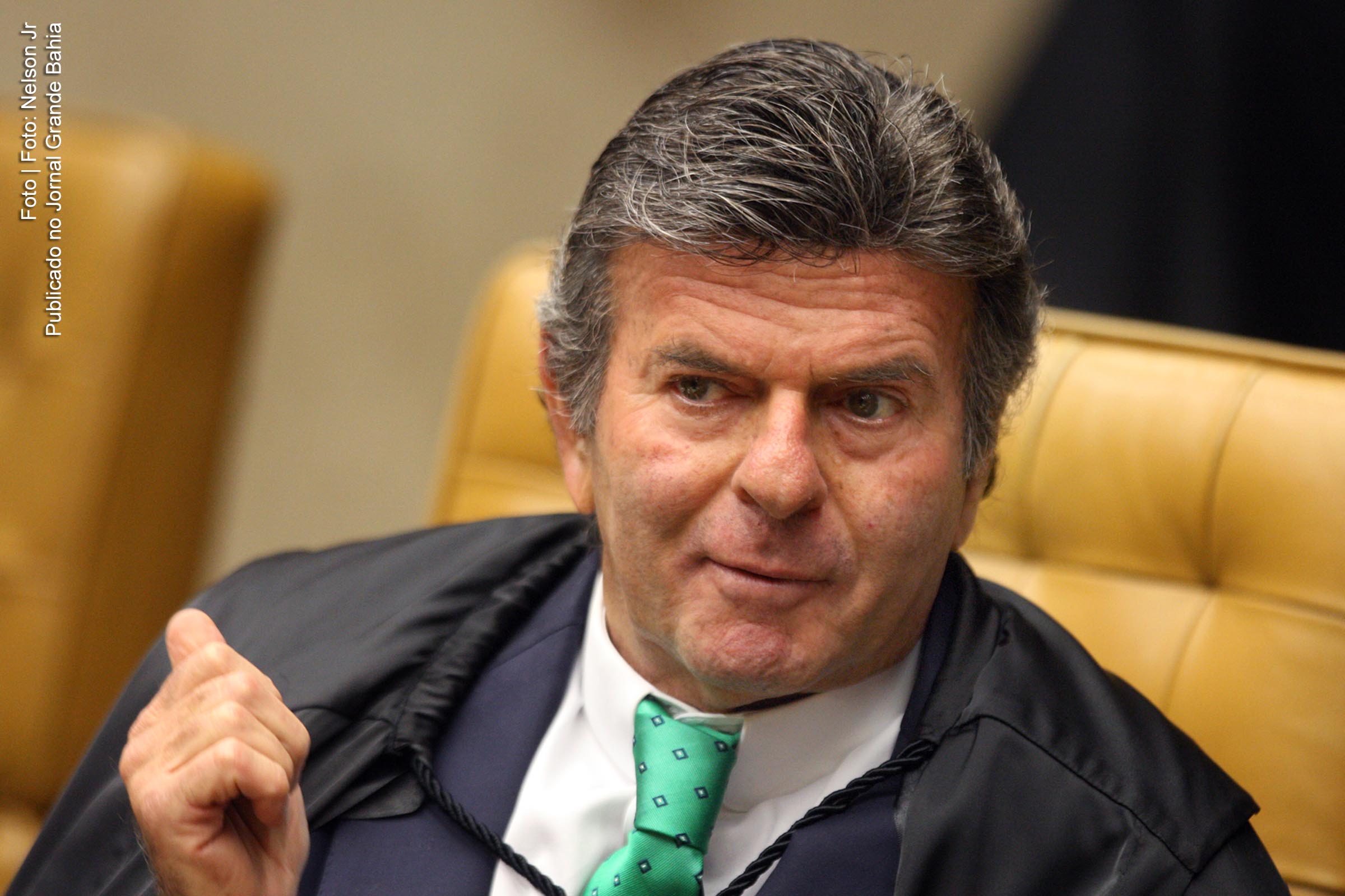 Ministro do STF Luiz Fux suspende criação de juiz das garantias por tempo indeterminado; Decisão viola autonomia do Congresso Nacional e harmonia entre os poderes da República