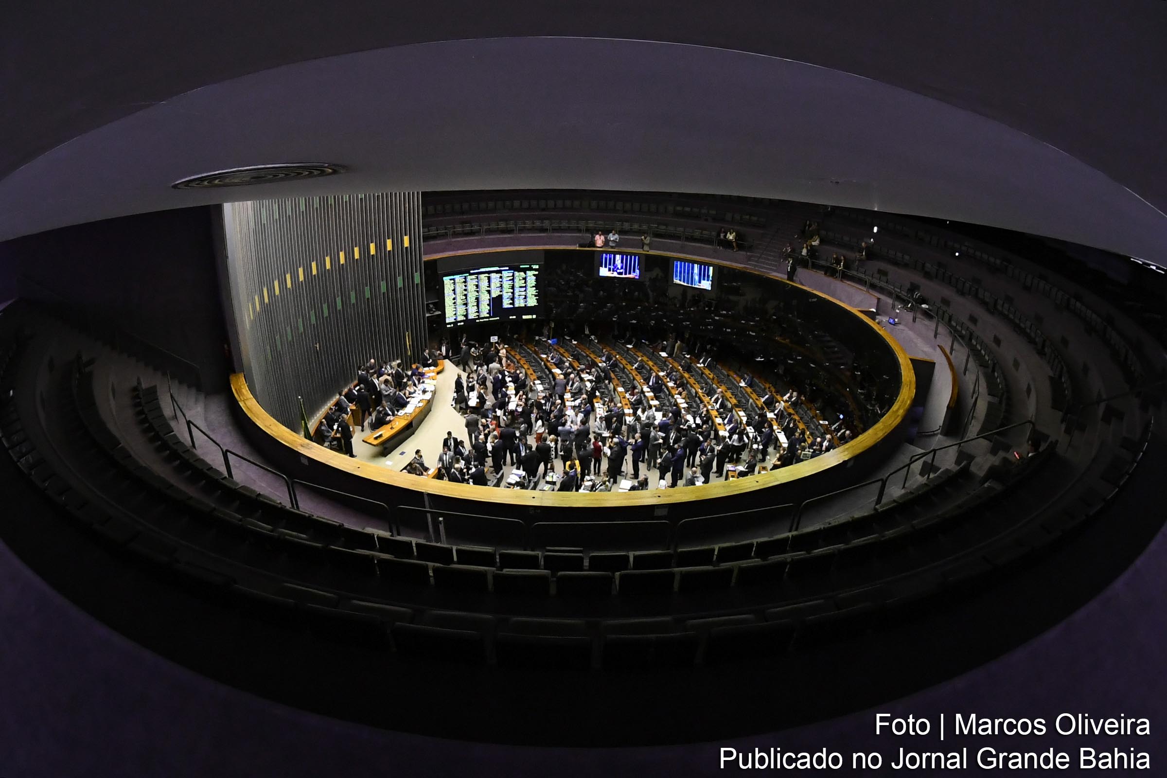 Plenário da Câmara dos Deputados durante sessão conjunta do Congresso Nacional