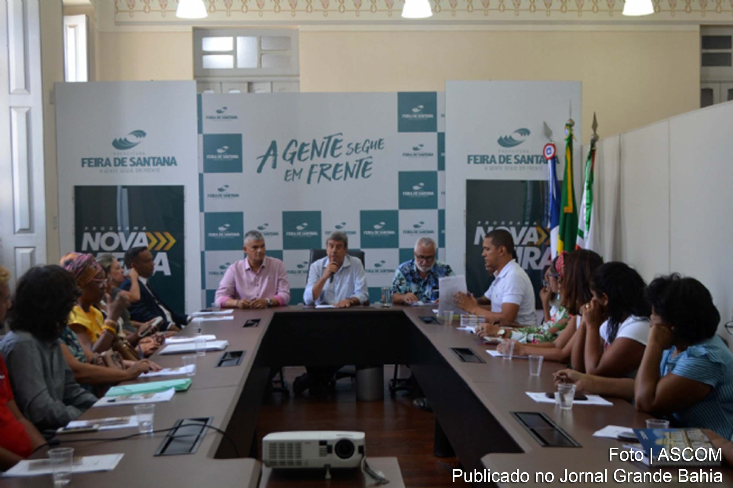 Prefeito Colbert Martins Filho deu posse aos trinta membros do Conselho Municipal da Juventude que vão exercer o cargo durante o triênio 2020 a 2022.