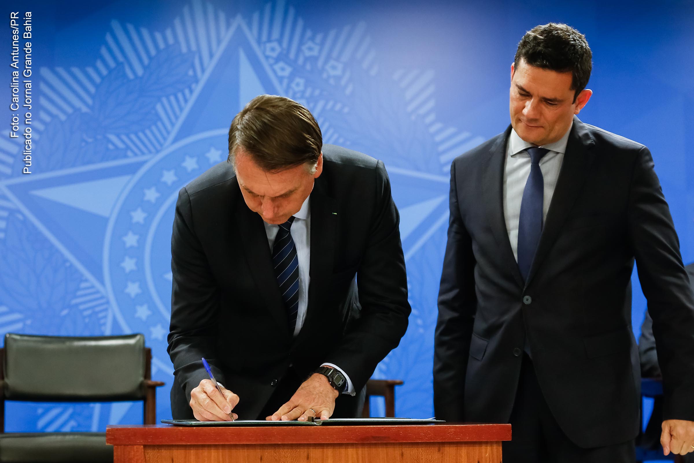 Presidente Jair Bolsonaro, extremista de direita, não dialogou com a sociedade no primeiro ano de governo e utilizou, abusivamente, o recurso das Medidas Provisórias.