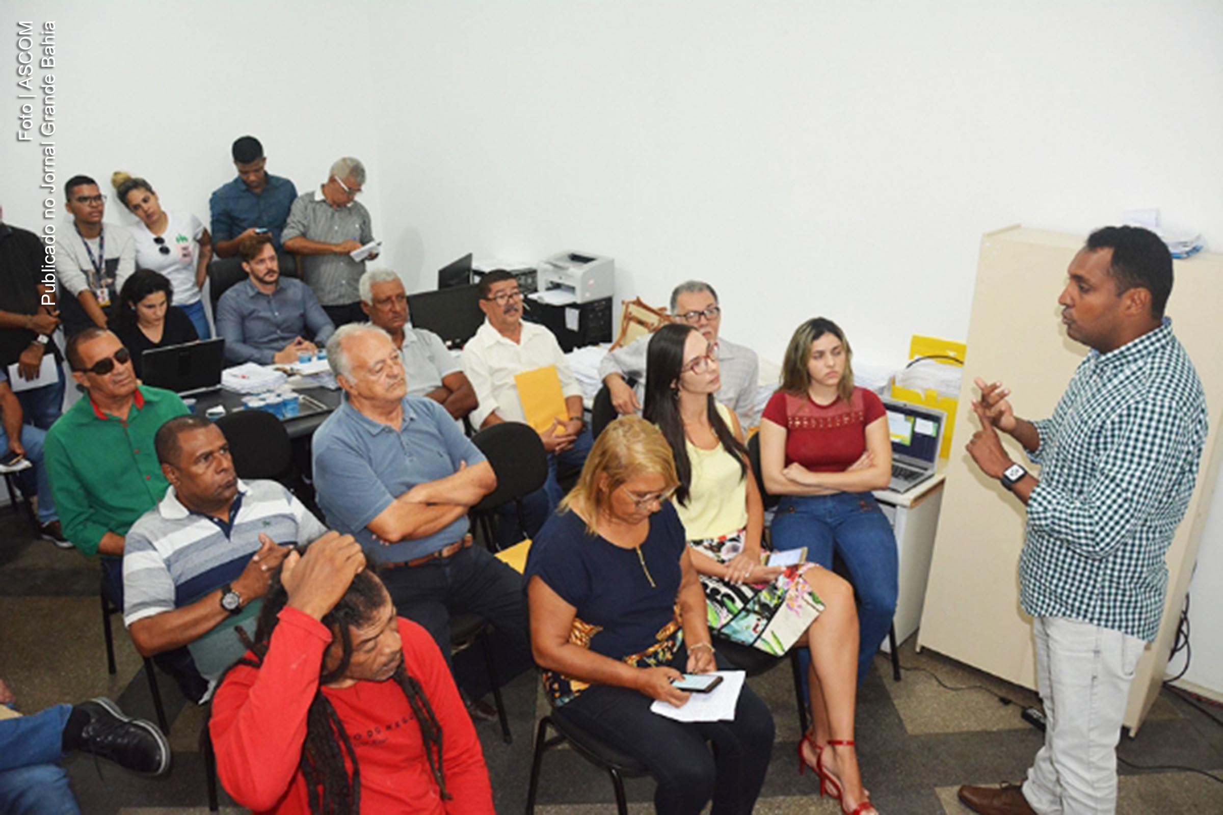 Reunião do Conselho Municipal de Transportes de Feira de Santana aprovou reajuste da tarifa para 2020.