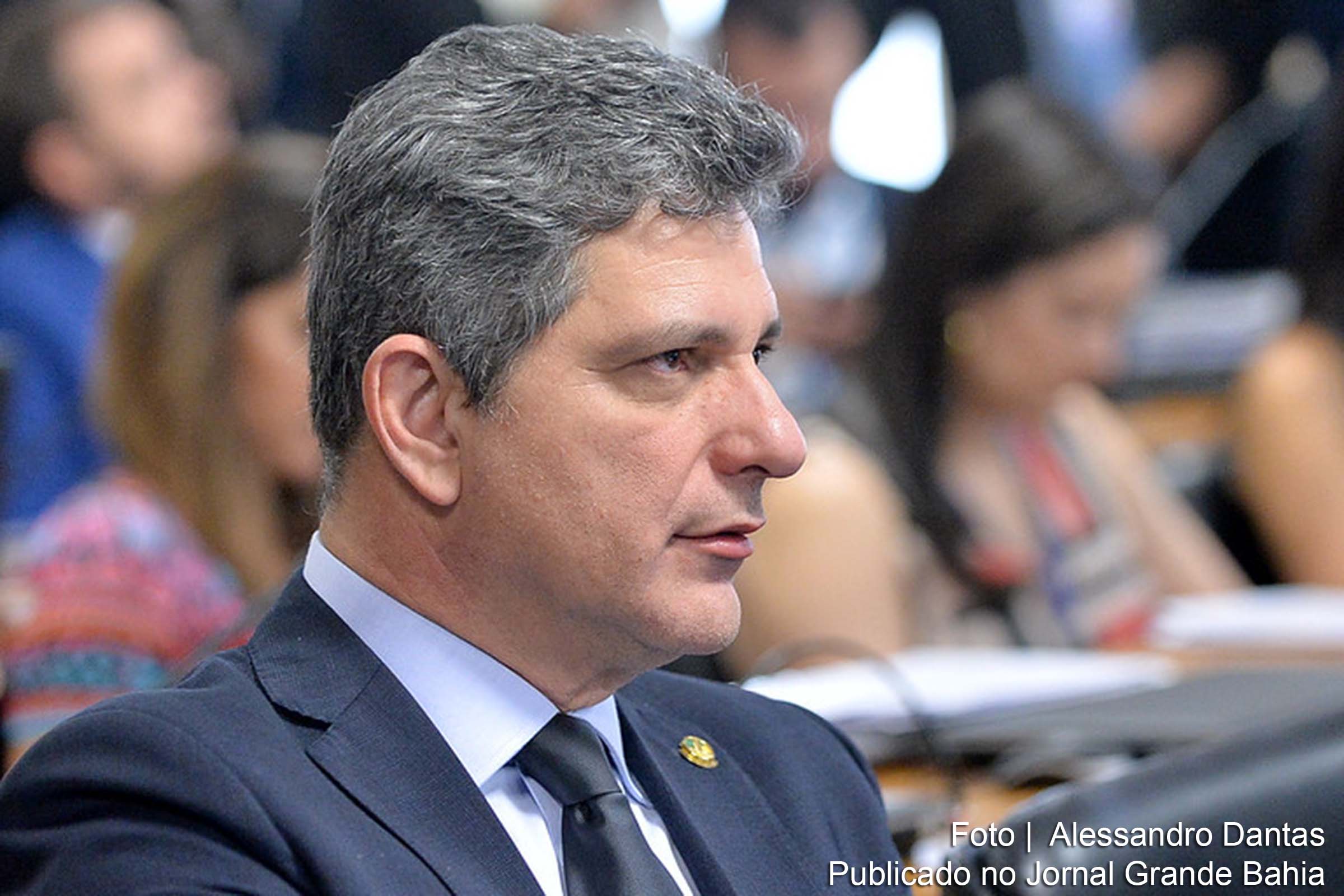 O senador Rogério Carvalho (SE) criticou as medidas econômicas do ministro da Economia Paulo Guedes que, no primeiro ano de governo Bolsonaro, reduziu investimentos públicos e aumentou a desigualdade social.