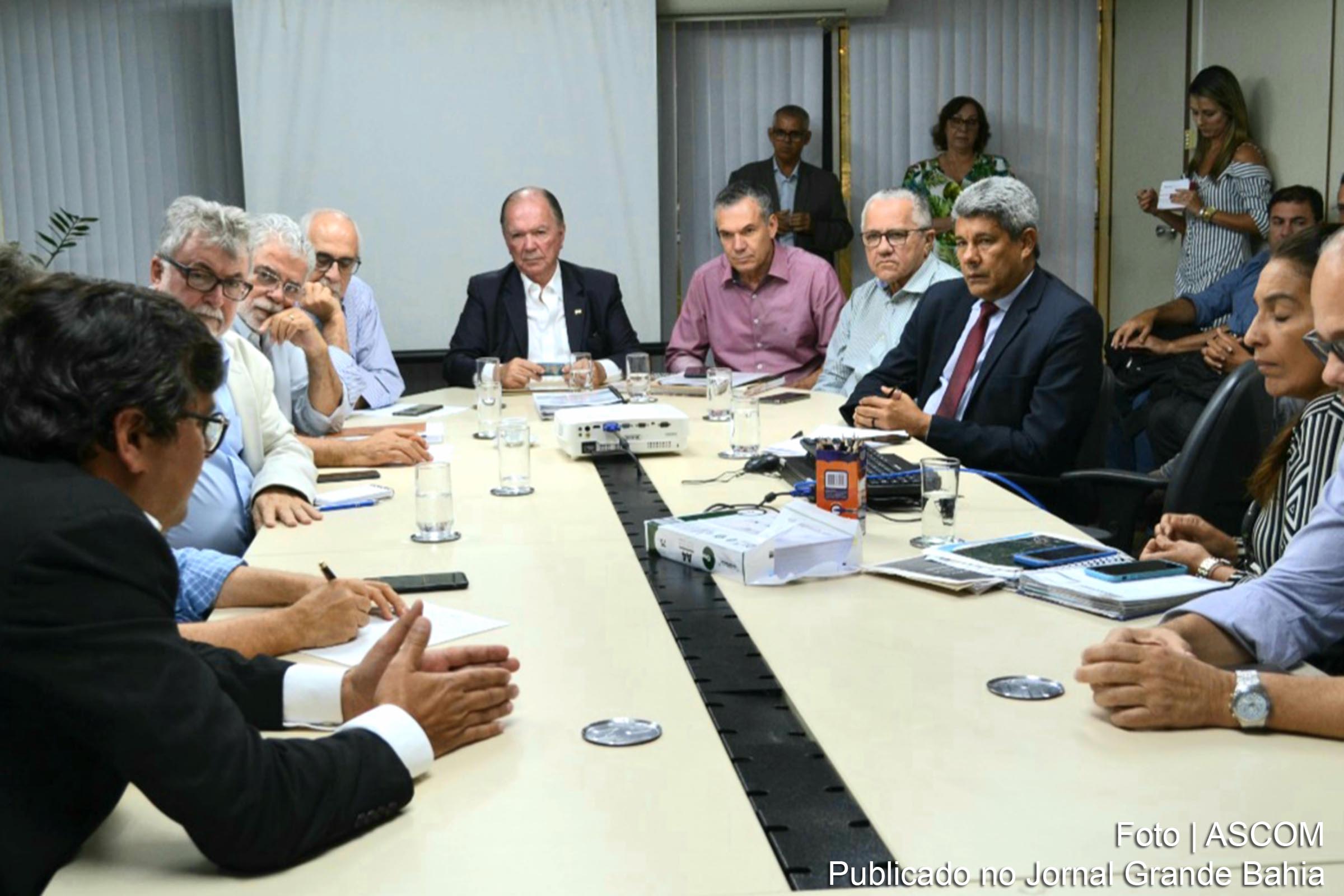 Vice-governador João leão coordenou reunião com secretários de estado e investidores.