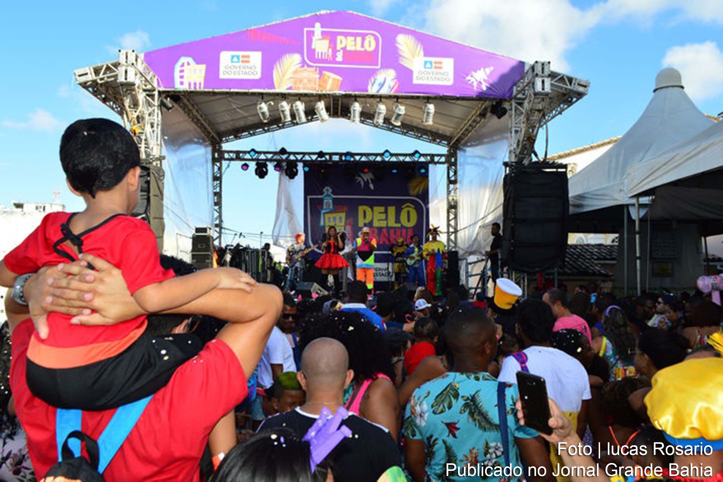 Programação infantil ocorre no Largo Pedro Archanjo.