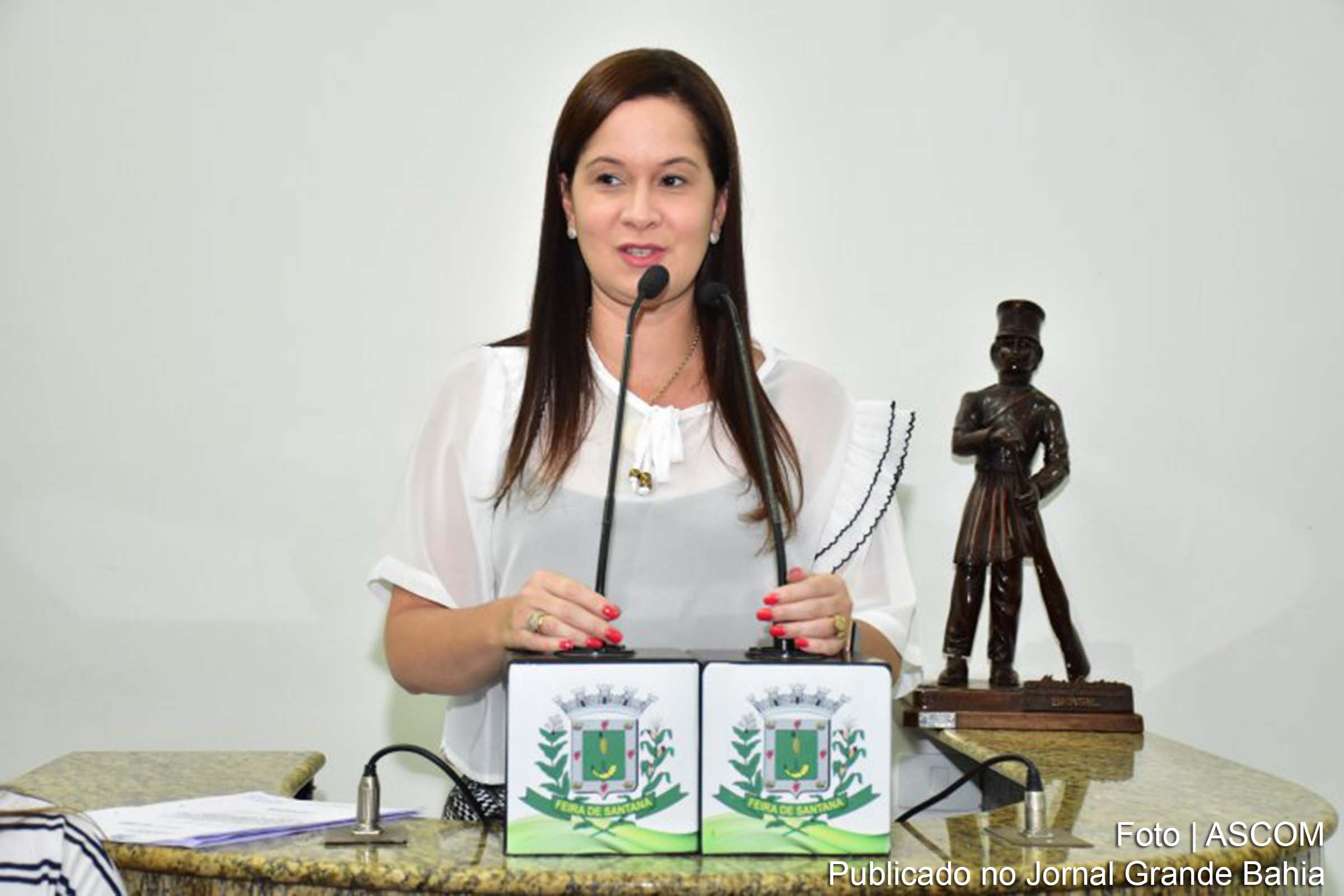 Cíntia Machado relatou parte das reivindicações que apresentou ao prefeito Colbert Martins durante o período do recesso parlamentar.