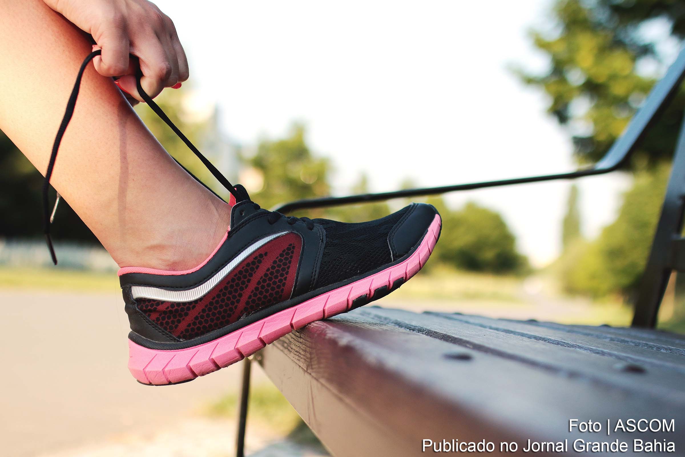 Artigo aborda prevenção a lesões musculares e ósseas durante o carnaval.