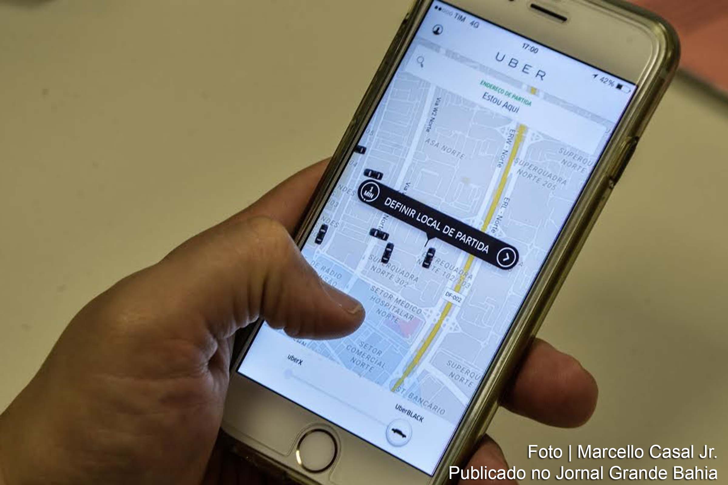 Em decisão inédita, TST diz que motorista não é empregado do Uber; Relação entre profissionais e corporações capitalistas precariza direitos trabalhistas