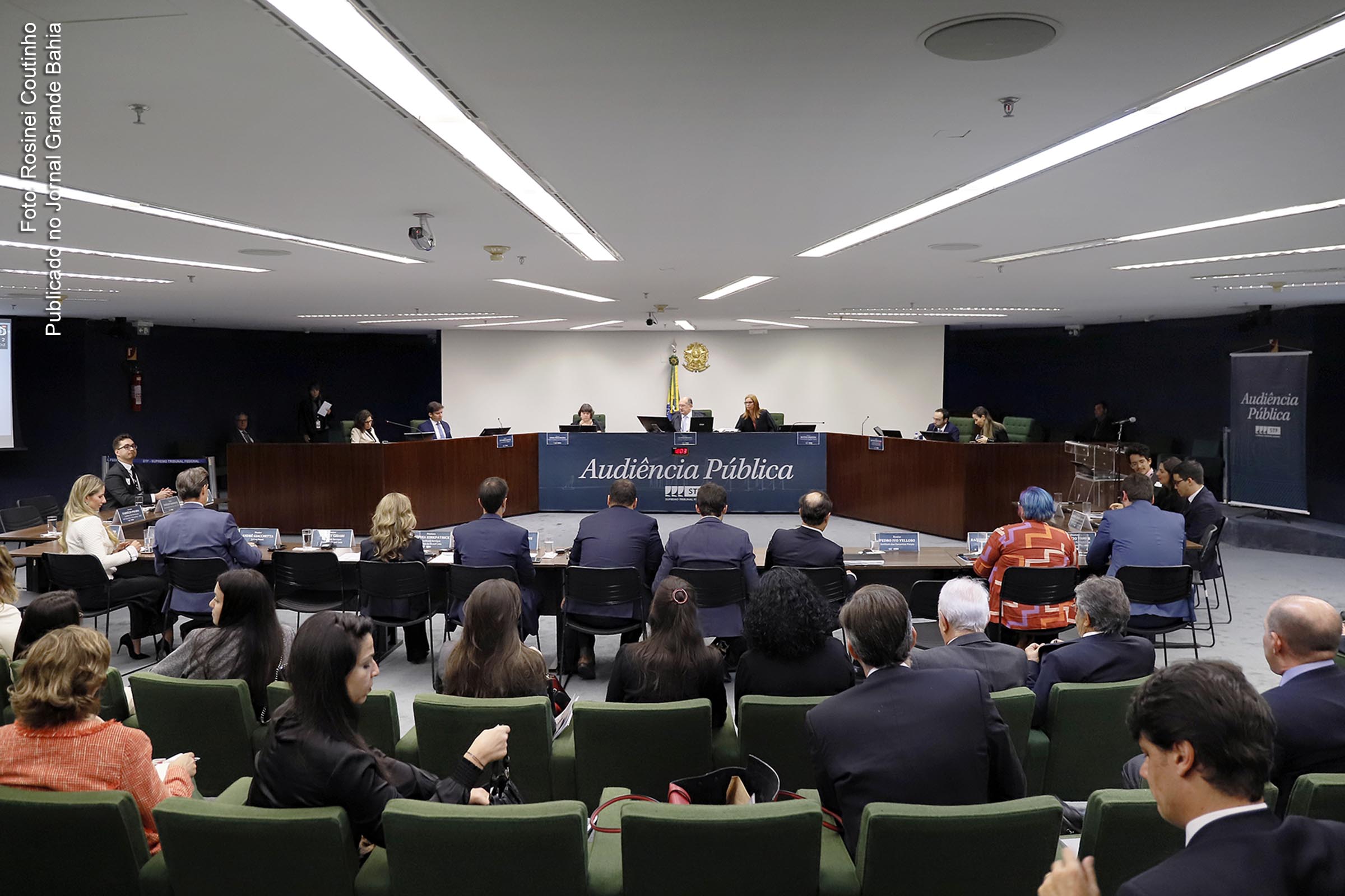 Ministro do STF Gilmar Mendes destaca necessidade de preservar direitos dos cidadãos na discussão sobre acesso a dados virtuais