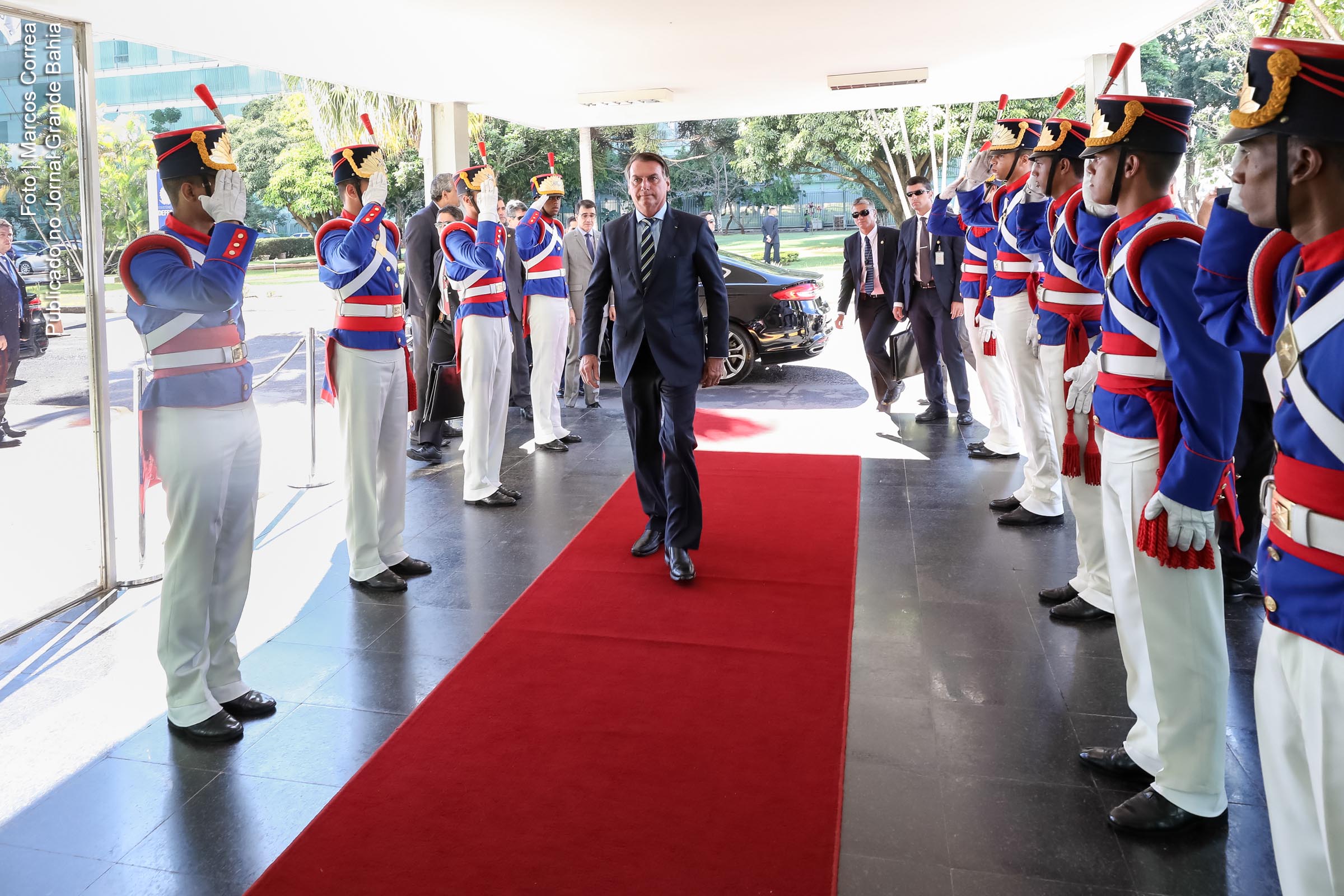 Jair Bolsonaro, o recuo da azêmola | Por Sérgio Jones