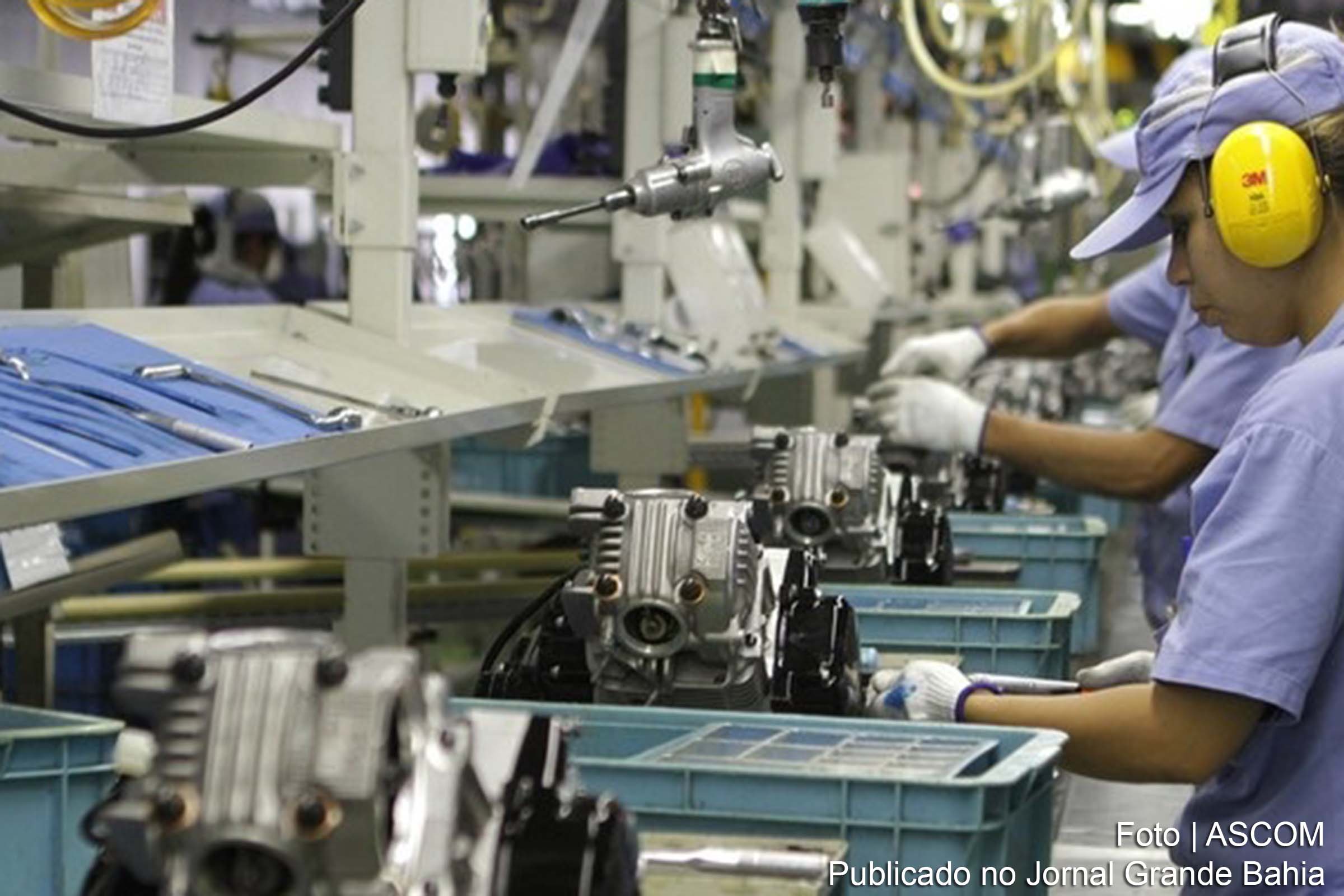 Cinco em cada dez indústrias brasileiras têm dificuldade em contratar por causa da falta de trabalhador qualificado.