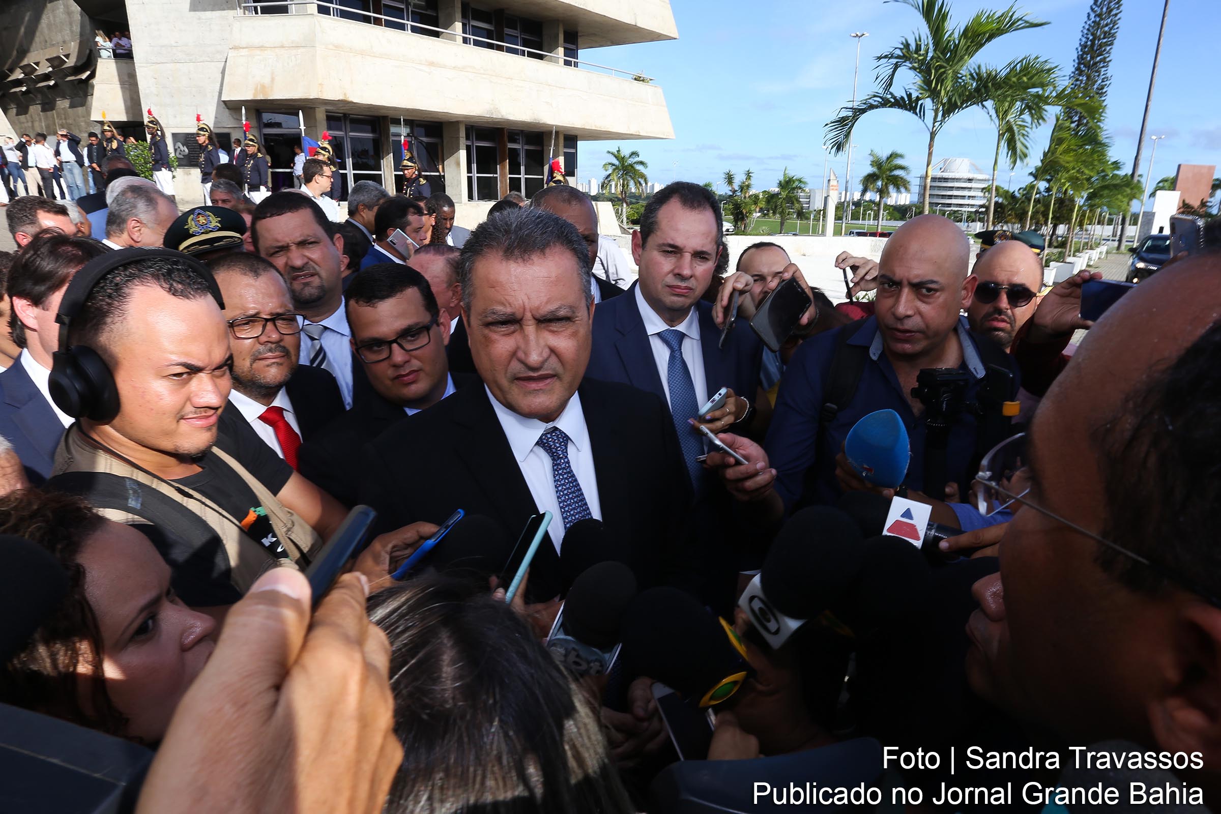 Governador Rui Costa critica truculência de manifestantes e diz que serão responsabilizados.