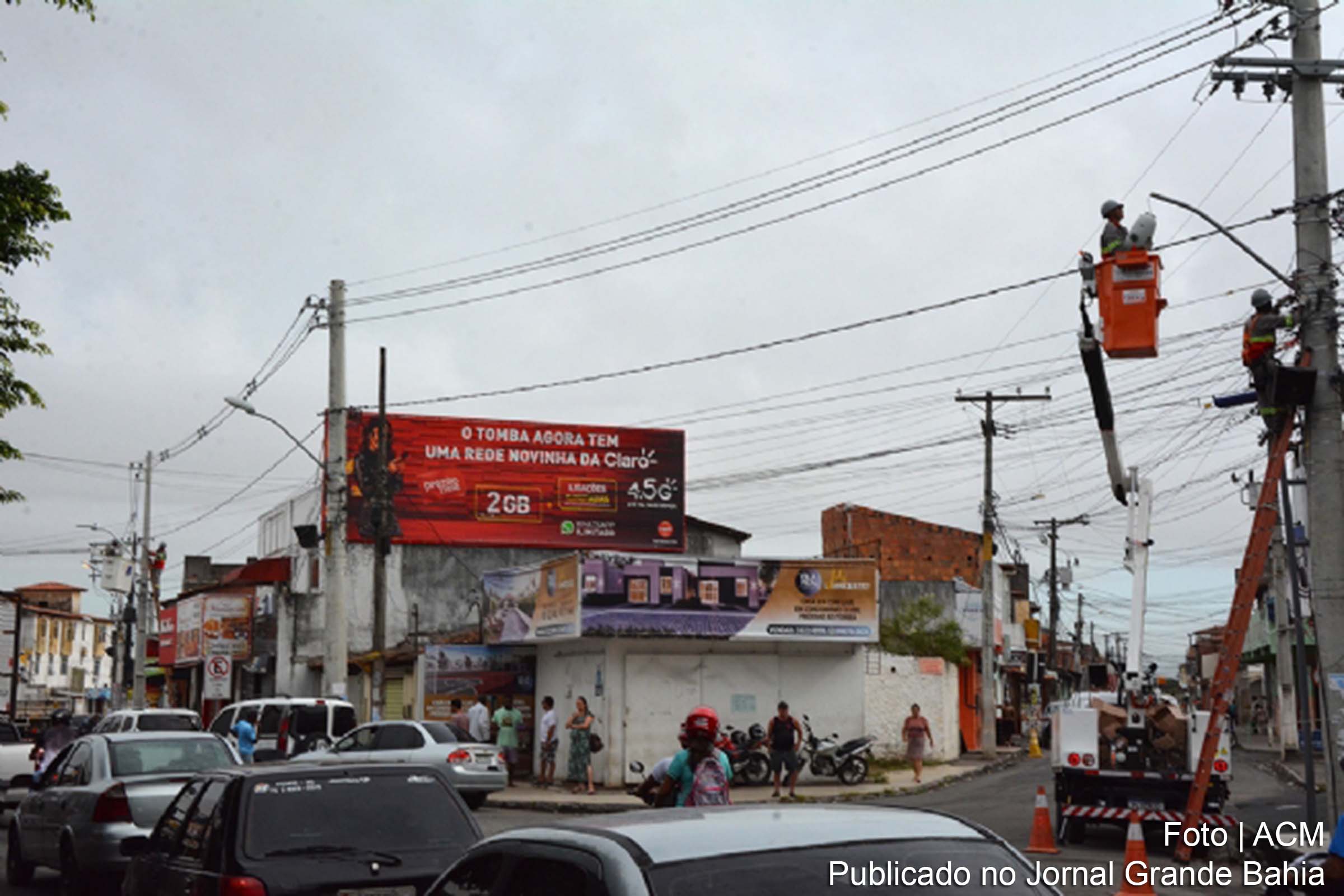 Feira de Santana: Governo Colbert Martins instala iluminação em LED no Bairro Tomba