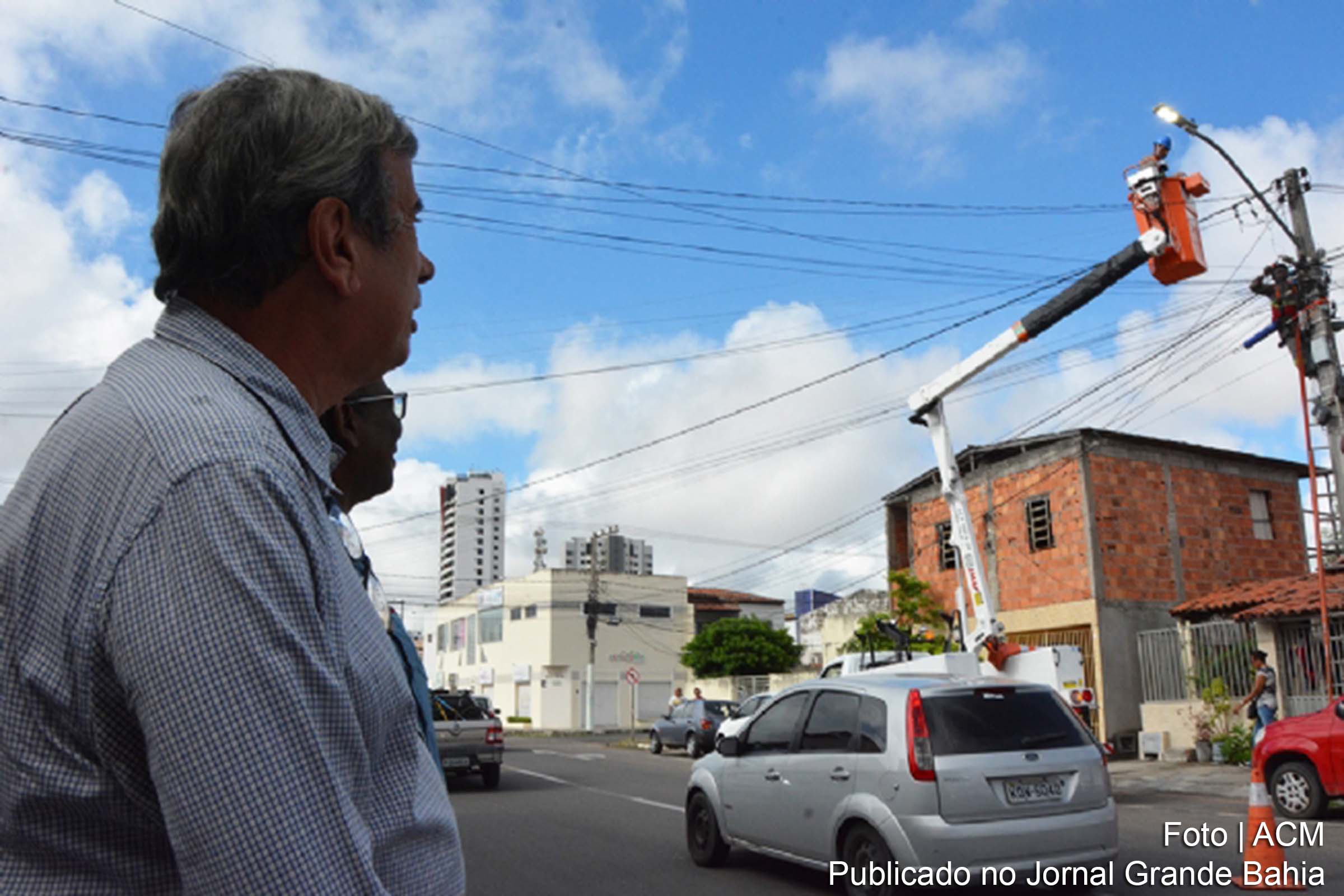 Feira de Santana: Rua Juracy Magalhães, no Ponto Central, é a sexta localidade contemplada com luminárias LED, dis Prefeito Colbert Martins