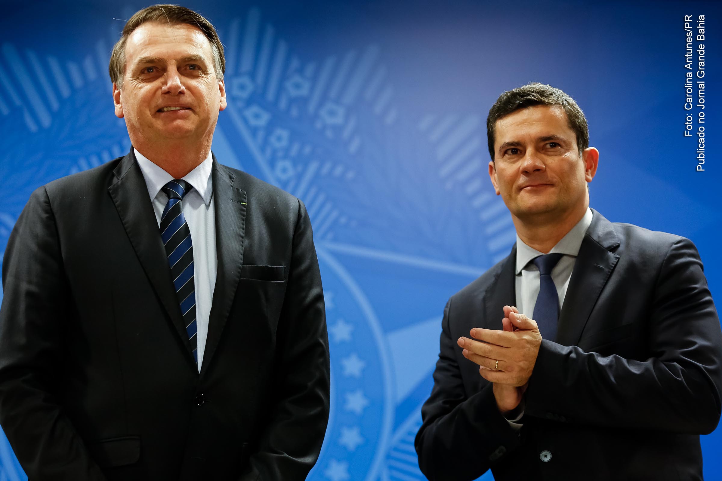 Presidente Jair Bolsonaro e ministro Sérgio Moro. Políticos atuam unidos no projeto de extrema-direita de poder.