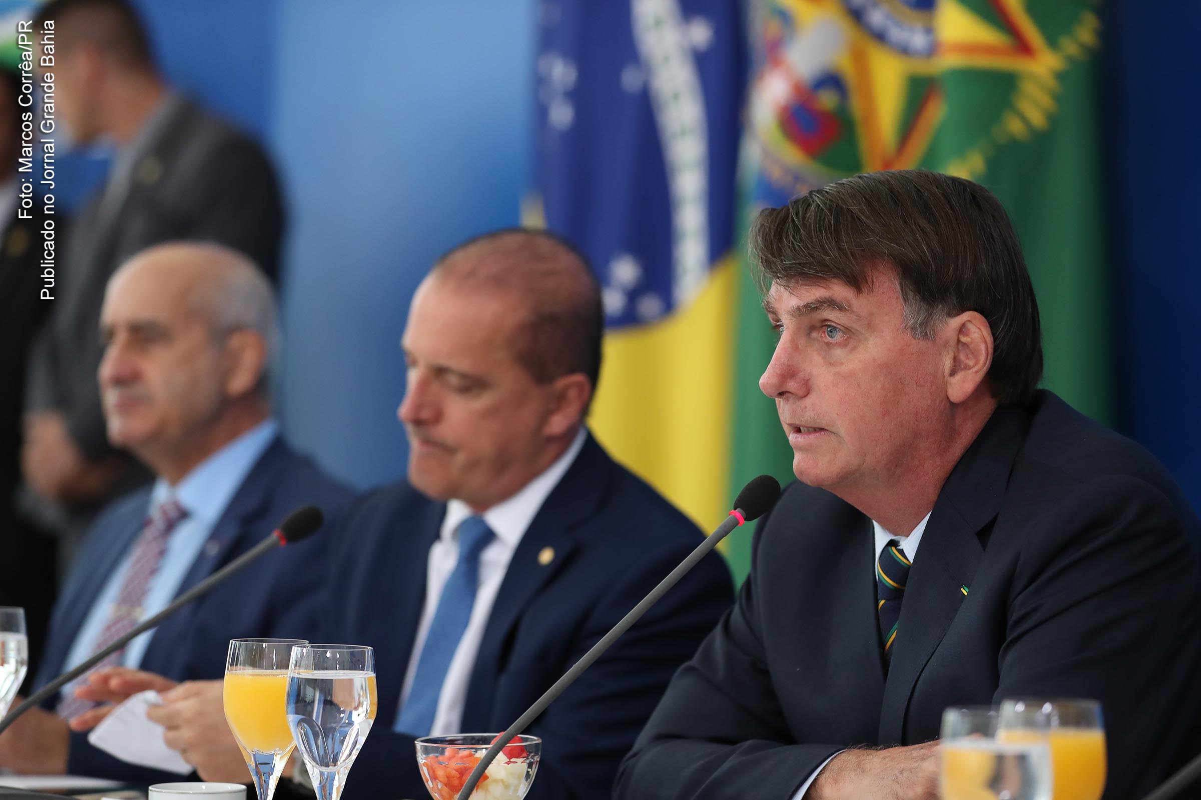 Presidente Jair Bolsonaro, extremista de direita quer converter religiosidade dos índios.