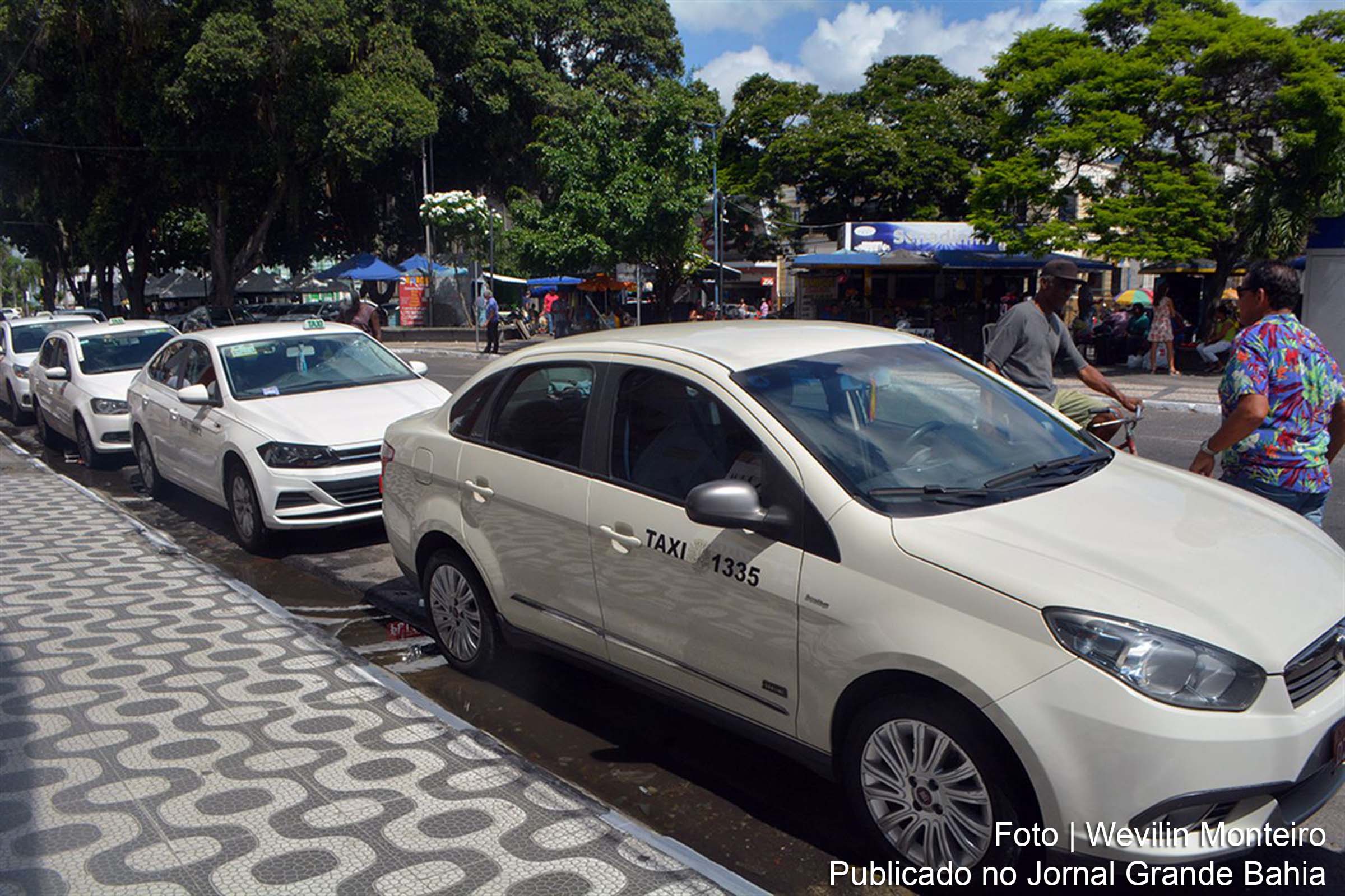 SMTT de Feira de Santana convoca taxistas para discutir inclusão de tecnologias no serviço da categoria.