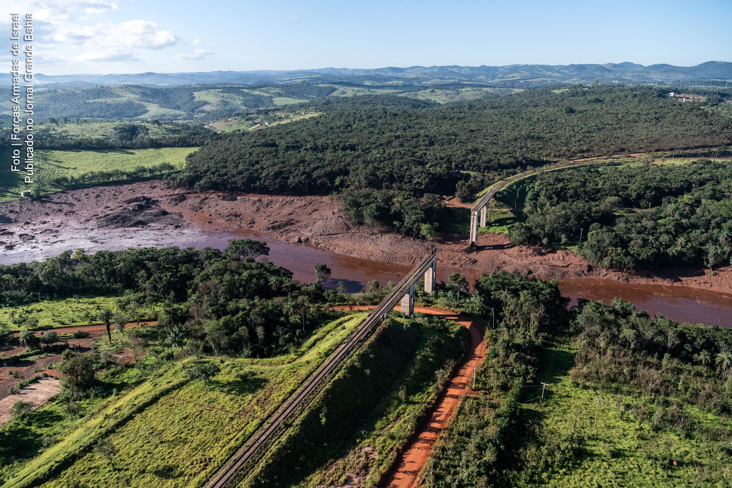 Vista aérea de dano ambiental causado pelo rompimento da barragem Mina Córrego do Feijão, de propriedade da empresa Vale, situada em Brumadinho, Minas Gerais.