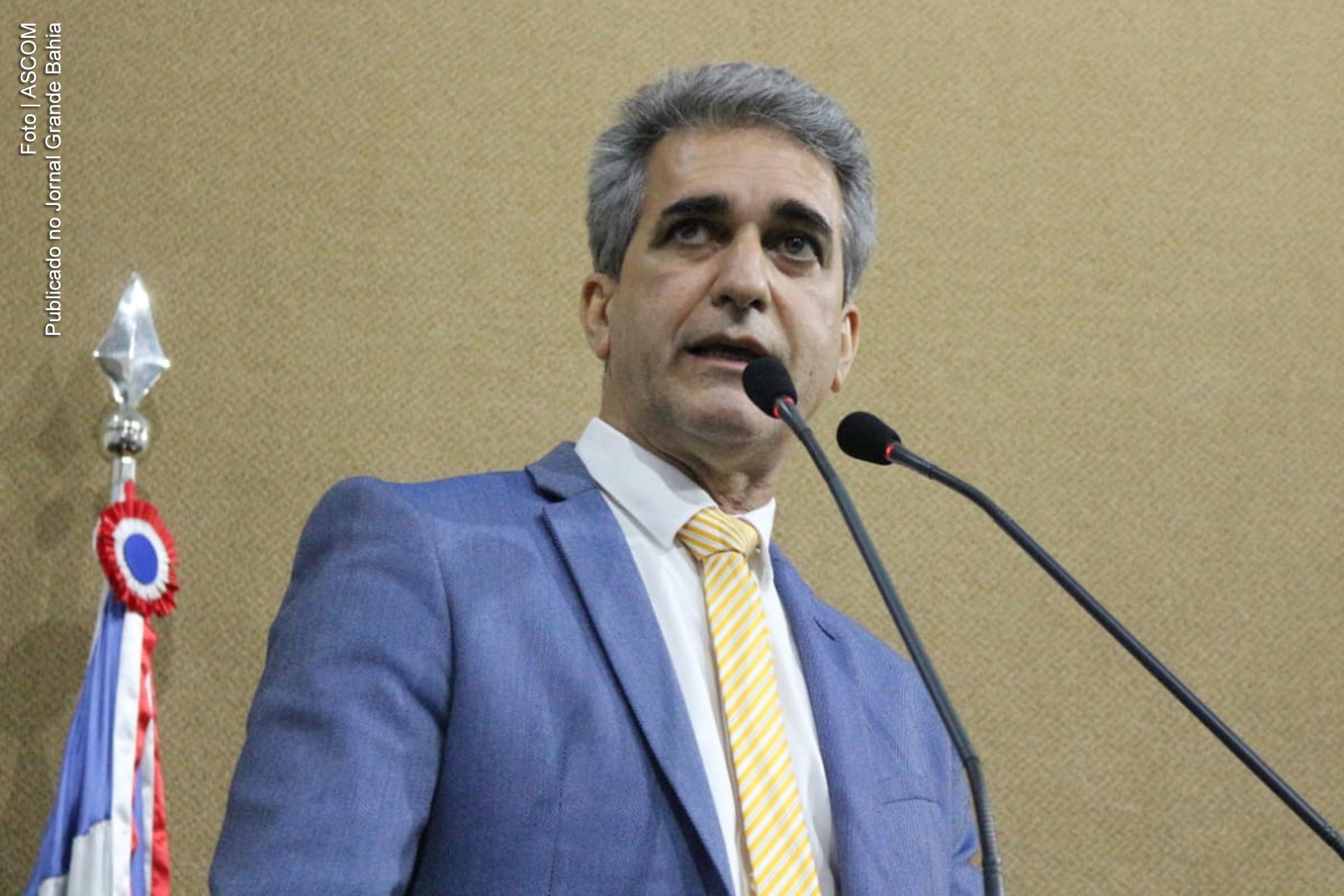 Deputado Robinson Almeida critica prefeito ACM Neto por proselitismo político em relação ao aliado, extremista de direita Jair Bolsonaro.