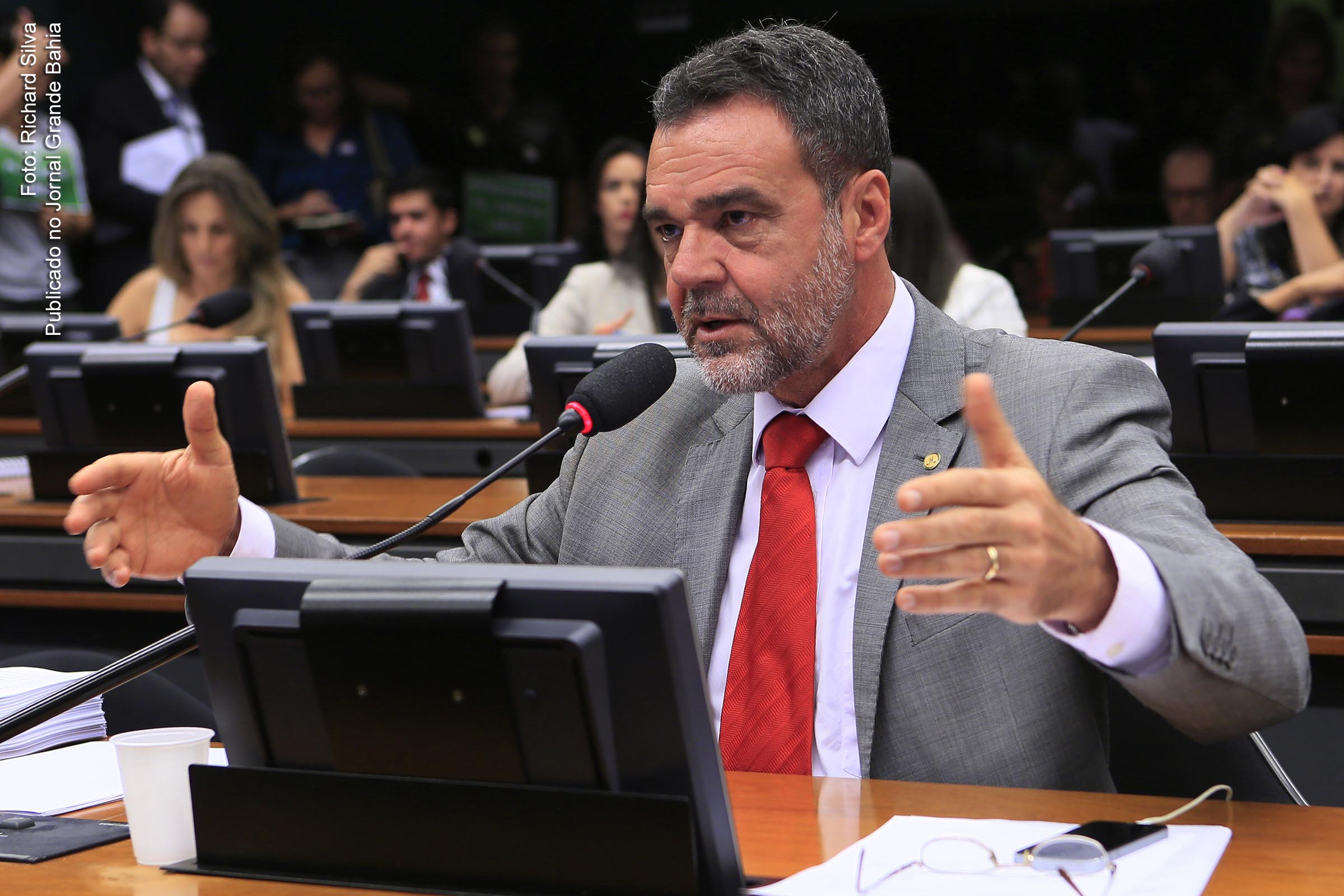 Deputado federal Daniel Almeida (PCdB) anuncia destinação de recursos para a Bahia.
