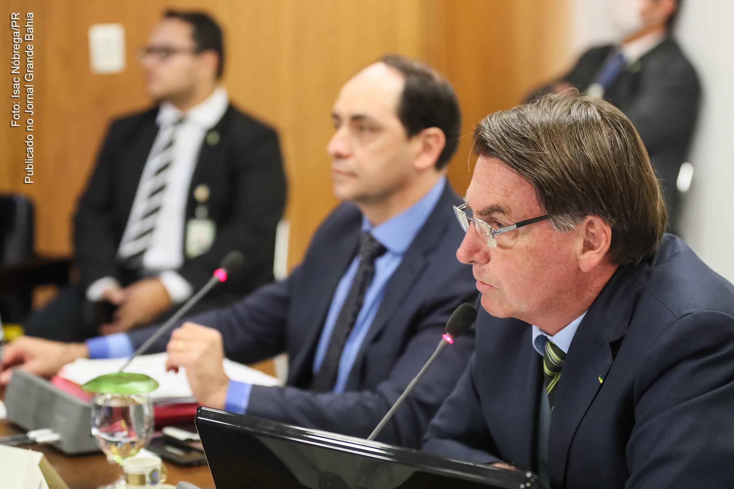 Ao atracar verbalmente jornalistas, extremista de direita Jair Bolsonaro apresenta traços de uma mente delinquente.