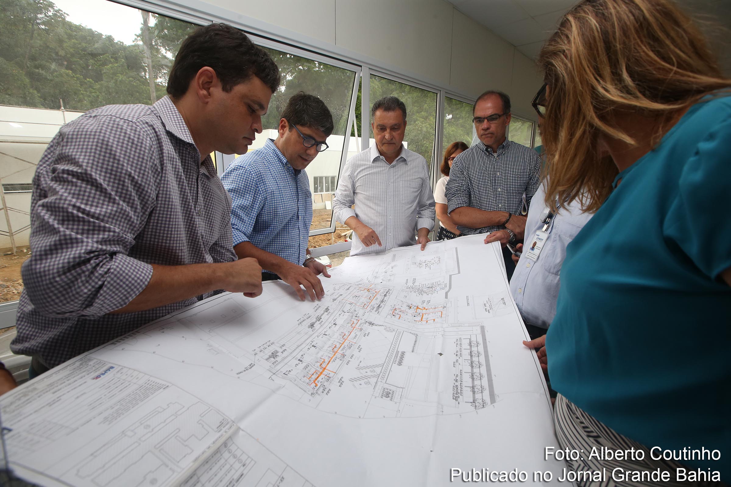 Governador Rui Costa inspeciona obras de ampliação e reforma da Maternidade João Batista Caribé, em Salvador.