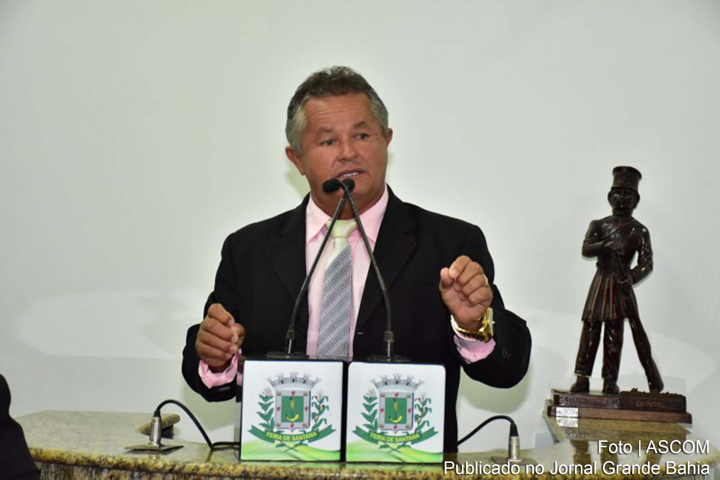 José Menezes (Zé Filé): a China fez um hospital em menos de dez dias, mas, aqui no Brasil fazem por mais de dez anos.