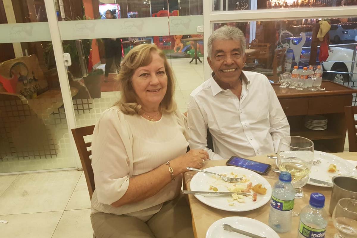 João Veloso festejado pela data natalícia por sua mulher Martine Vergne Veloso.