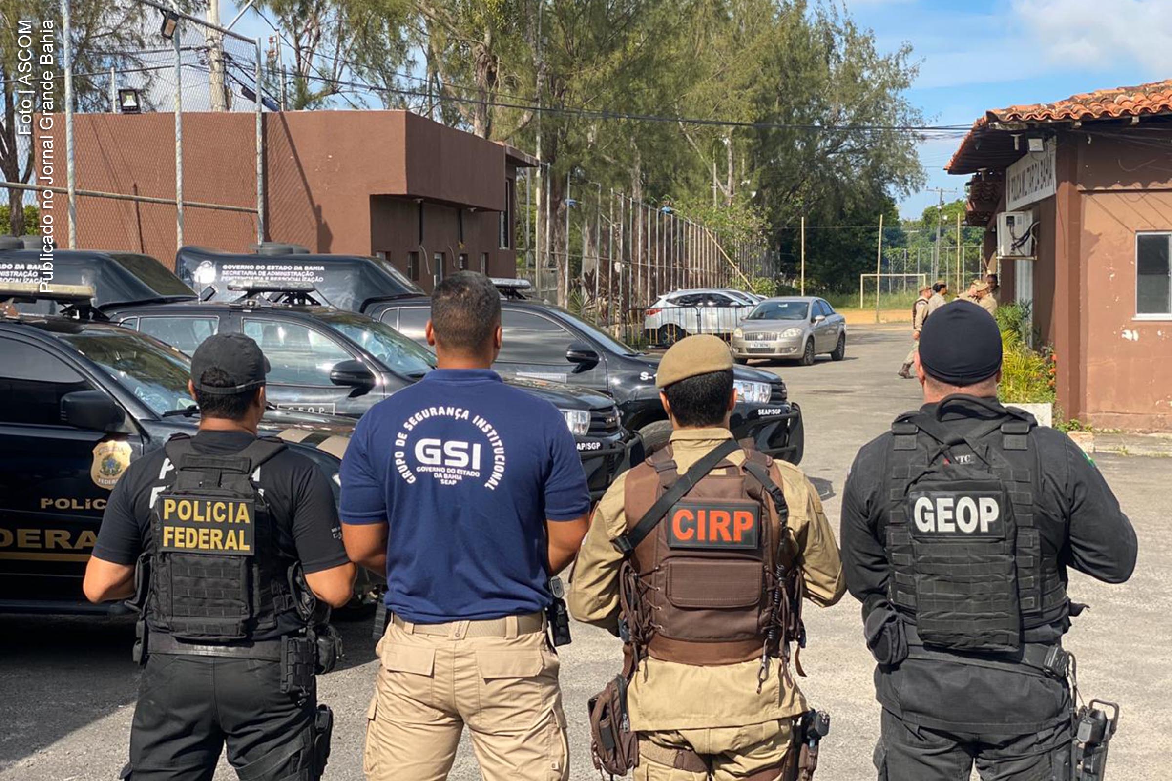 Operação conjunta das forças de segurança promovem ação no sistema prisional da Bahia. Durante a ação de combate ao tráfico de armas e drogas foram encontrados celulares utilizados para orientar atividades ilícitas.
