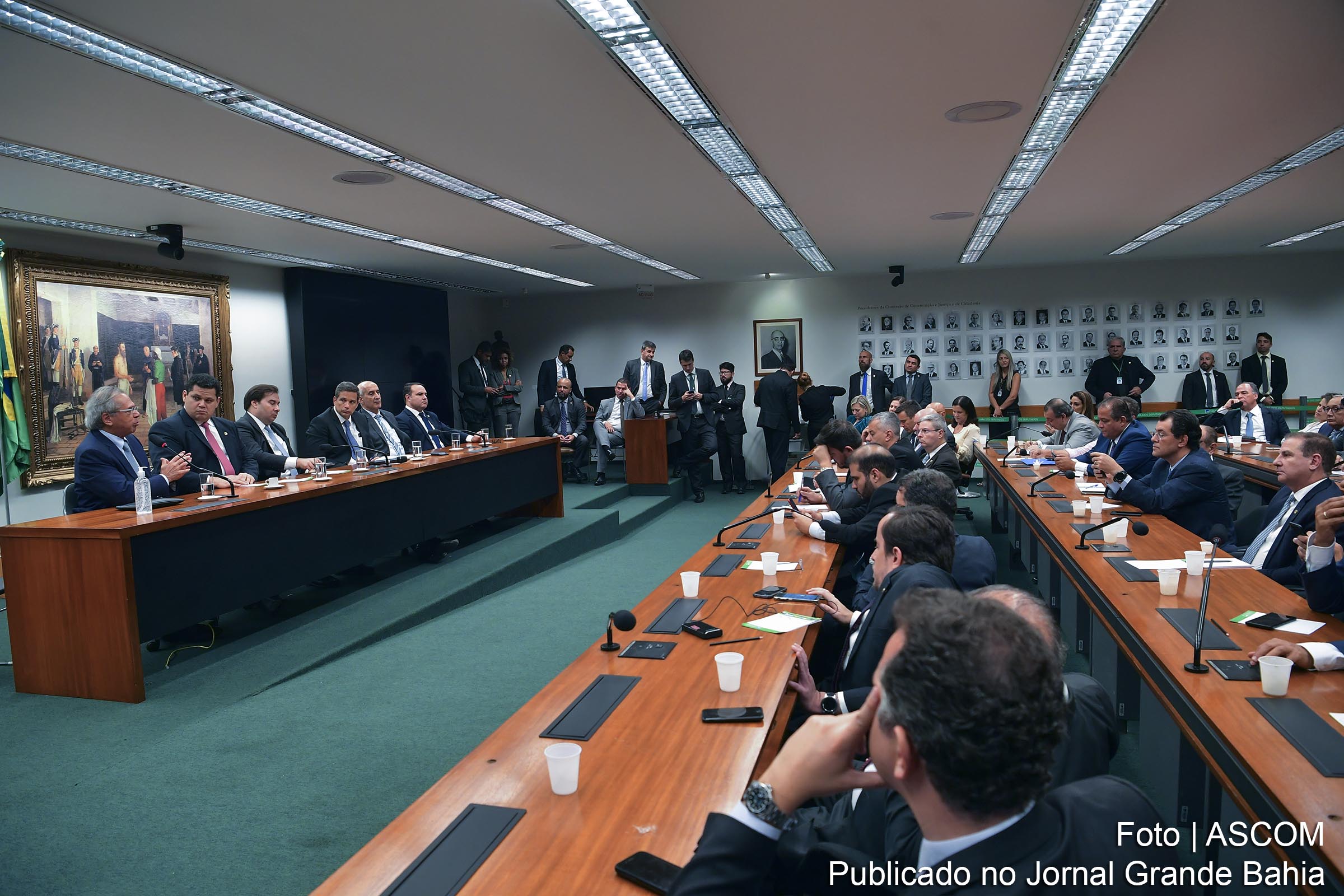 Paulo Guedes, ministro da Economia do Governo Bolsonaro, requisita liberação de recursos aos congressistas.
