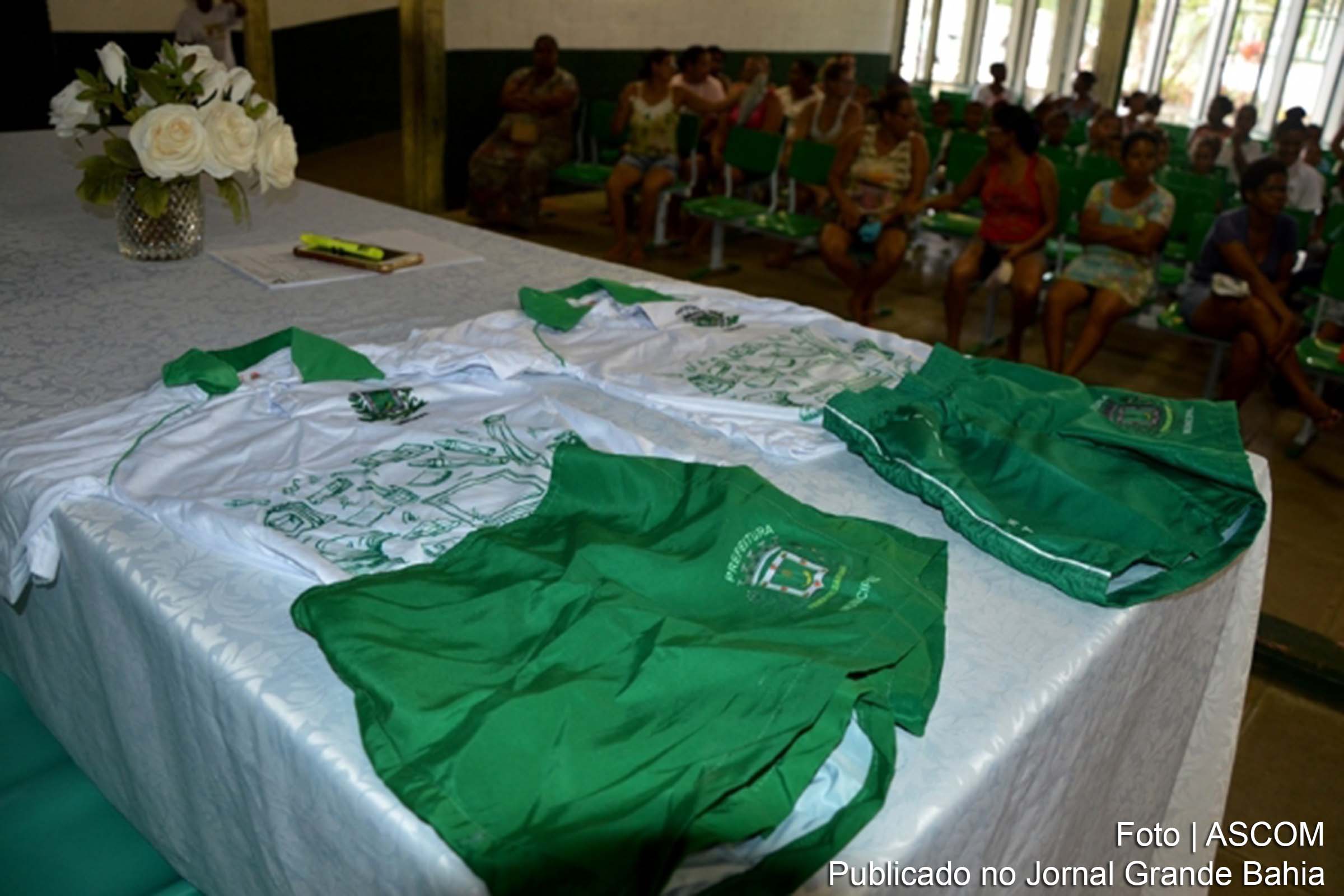 Entrega de fardamentos nas 206 escolas da Rede Municipal de Feira de Santana.