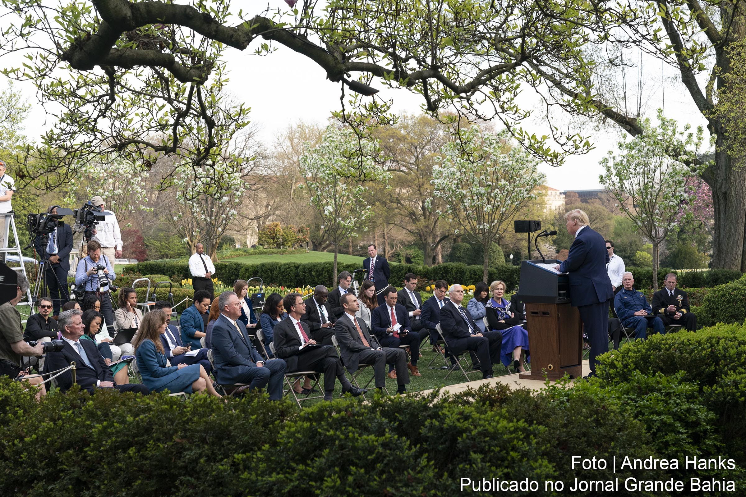 Presidente Donald Trump comenta sobre medidas de contenção a pandemia de Covid-19.
