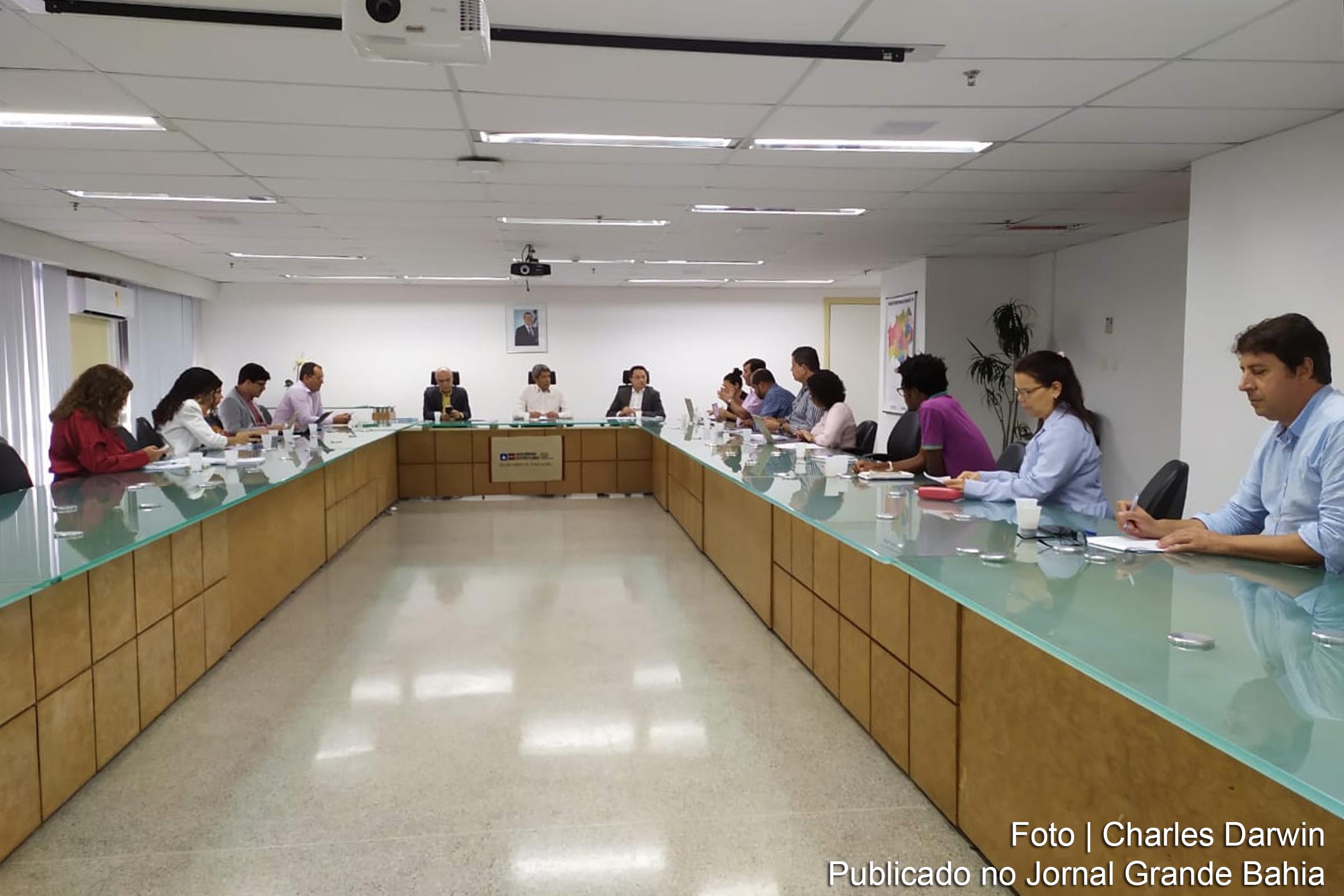 Secretário estadual Jerônimo Rodrigues debate medidas para o período de suspensão das aulas.
