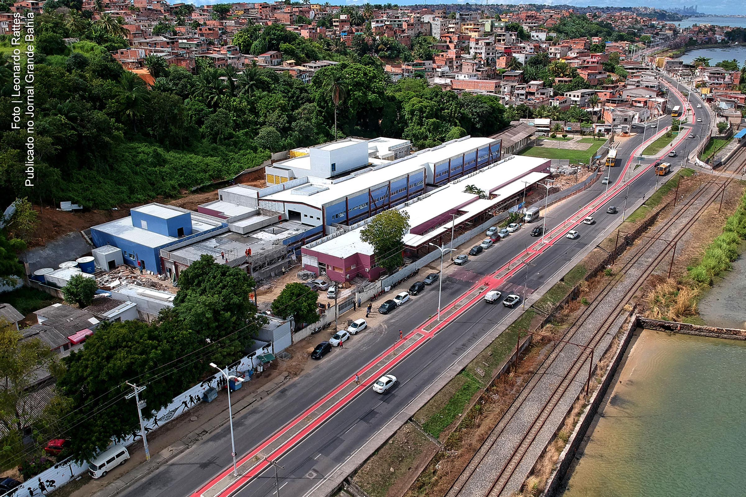 Vista aérea da Maternidade João Batista Caribé, no Subúrbio Ferroviário de Salvador.