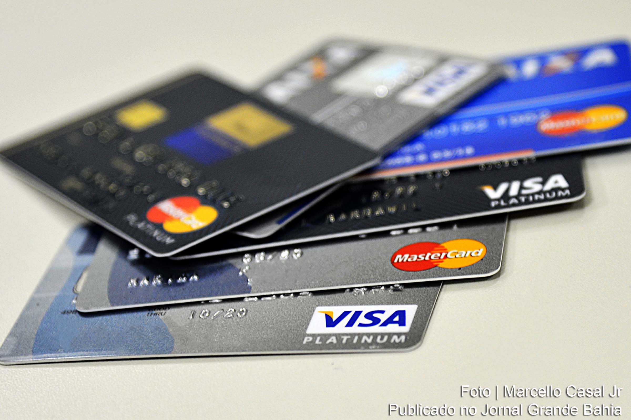 Crise econômica provoca aumento do endividamento das famílias.